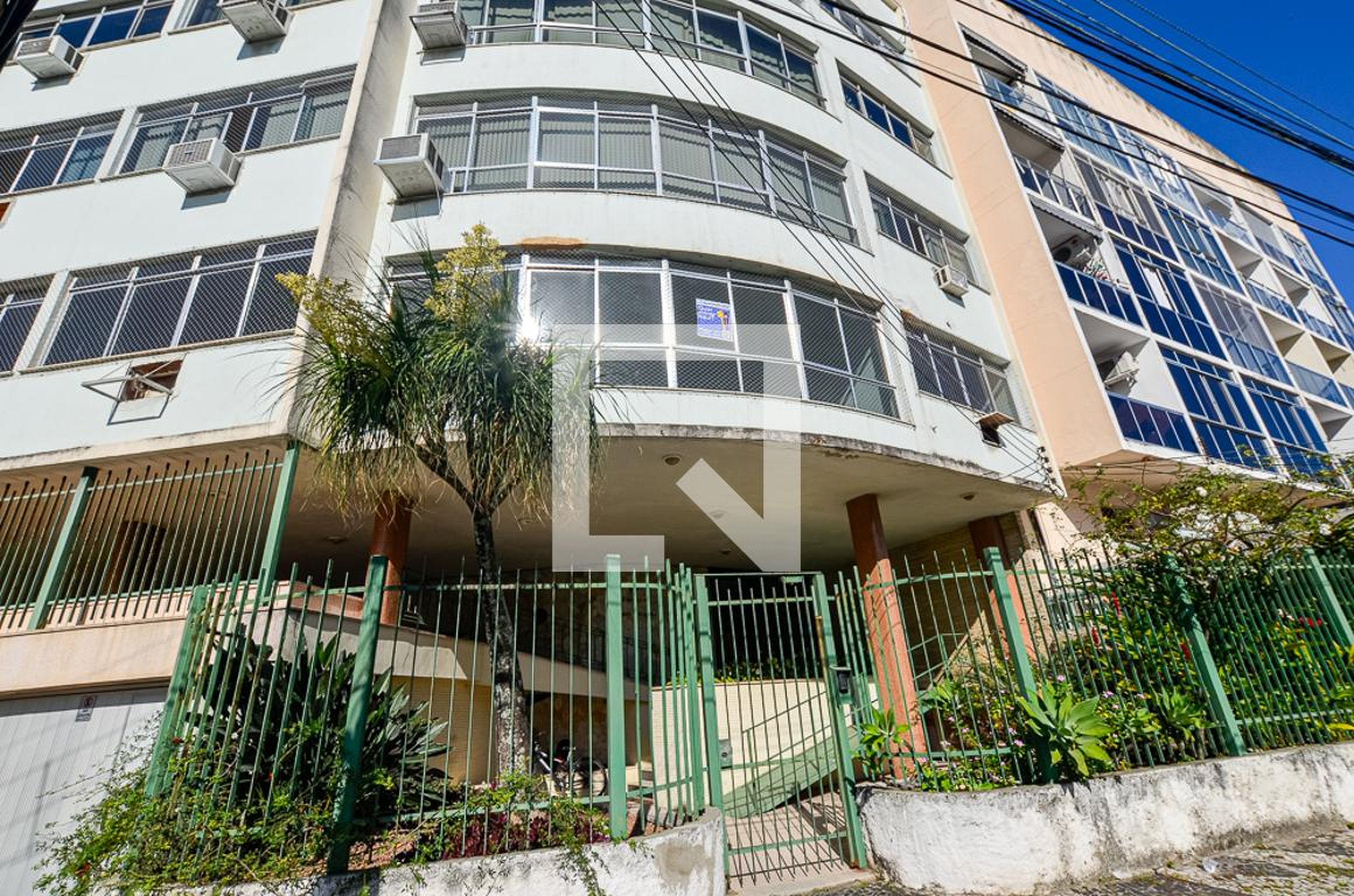 Fachada Edifício Roberto Silveira