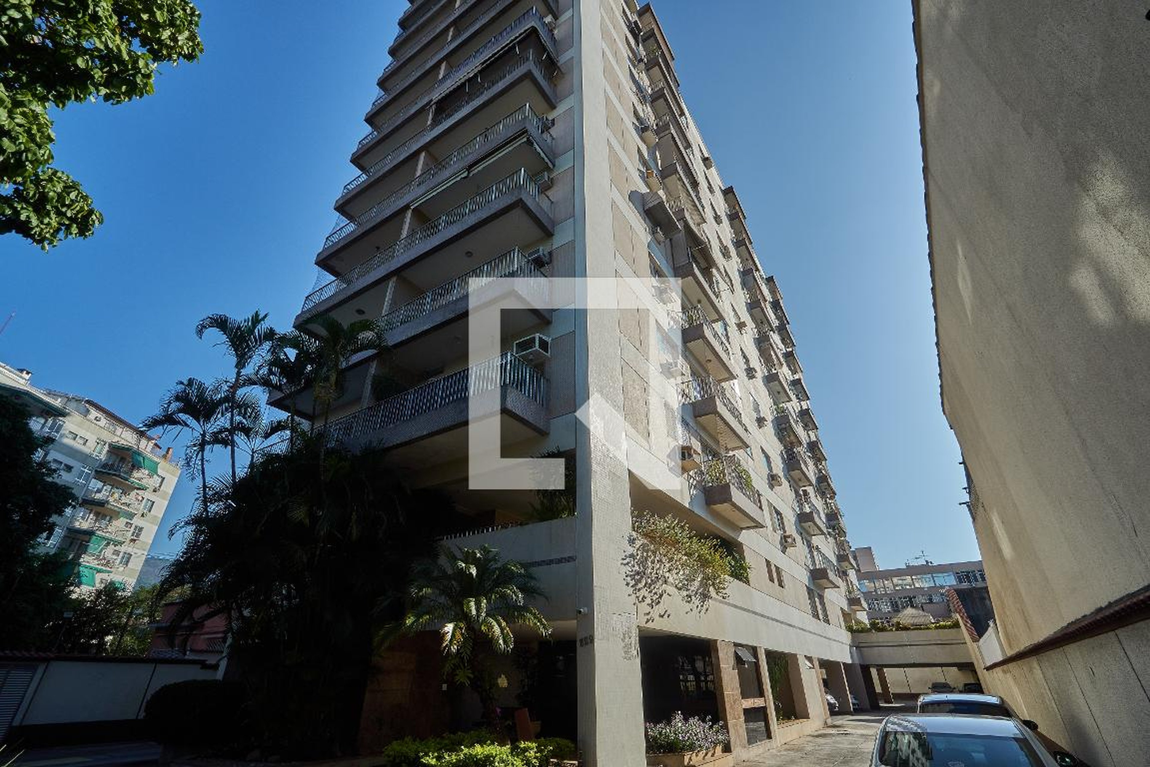 Fachada Condomínio Gonzaga Bastos