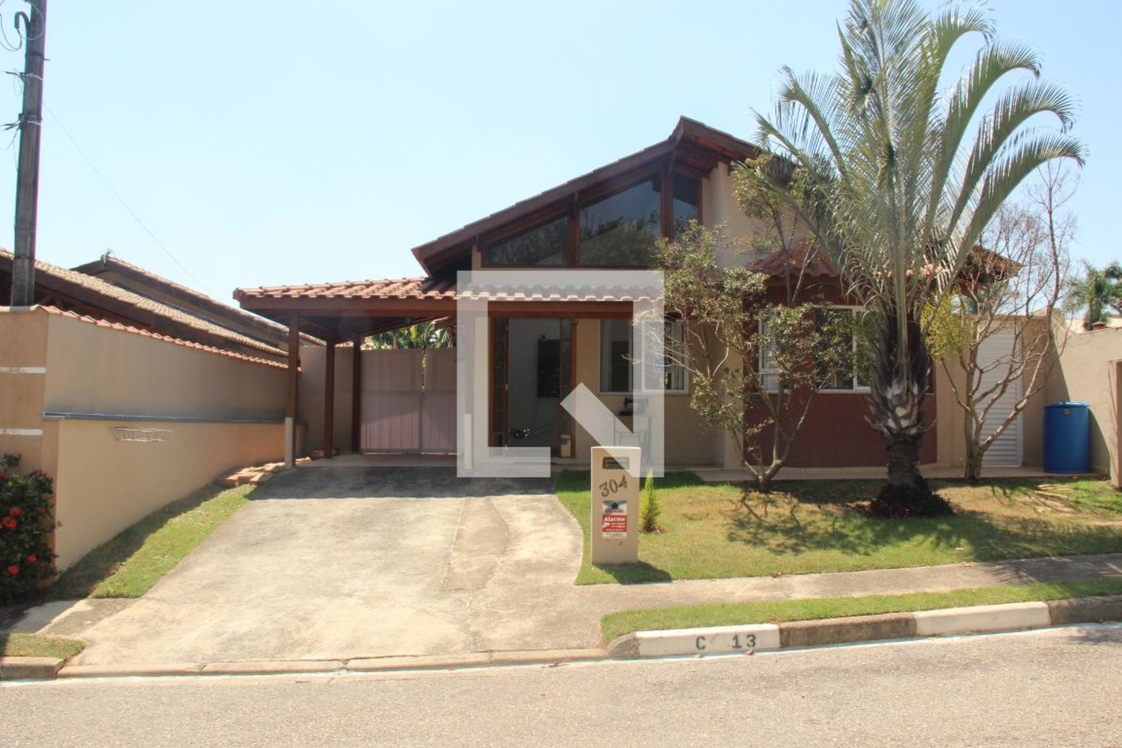 Fachada Condomínio em Rua Otacílio Andries, 304