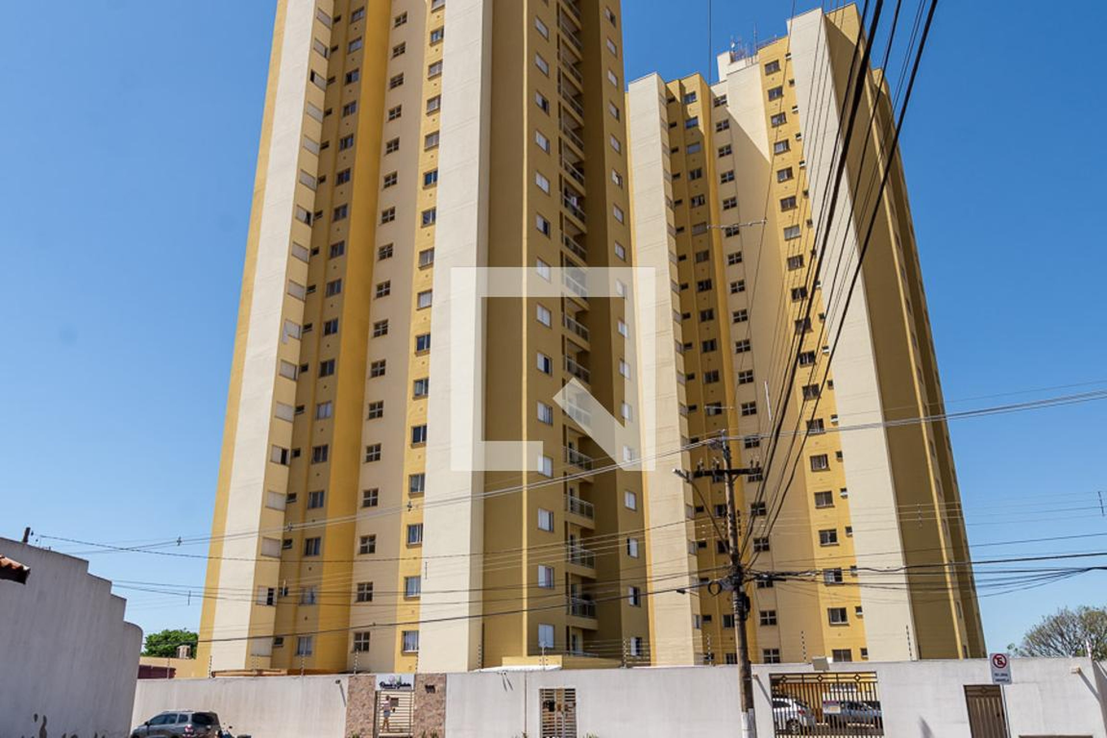 Fachada do Condomínio Condomínio Romeu e Julieta