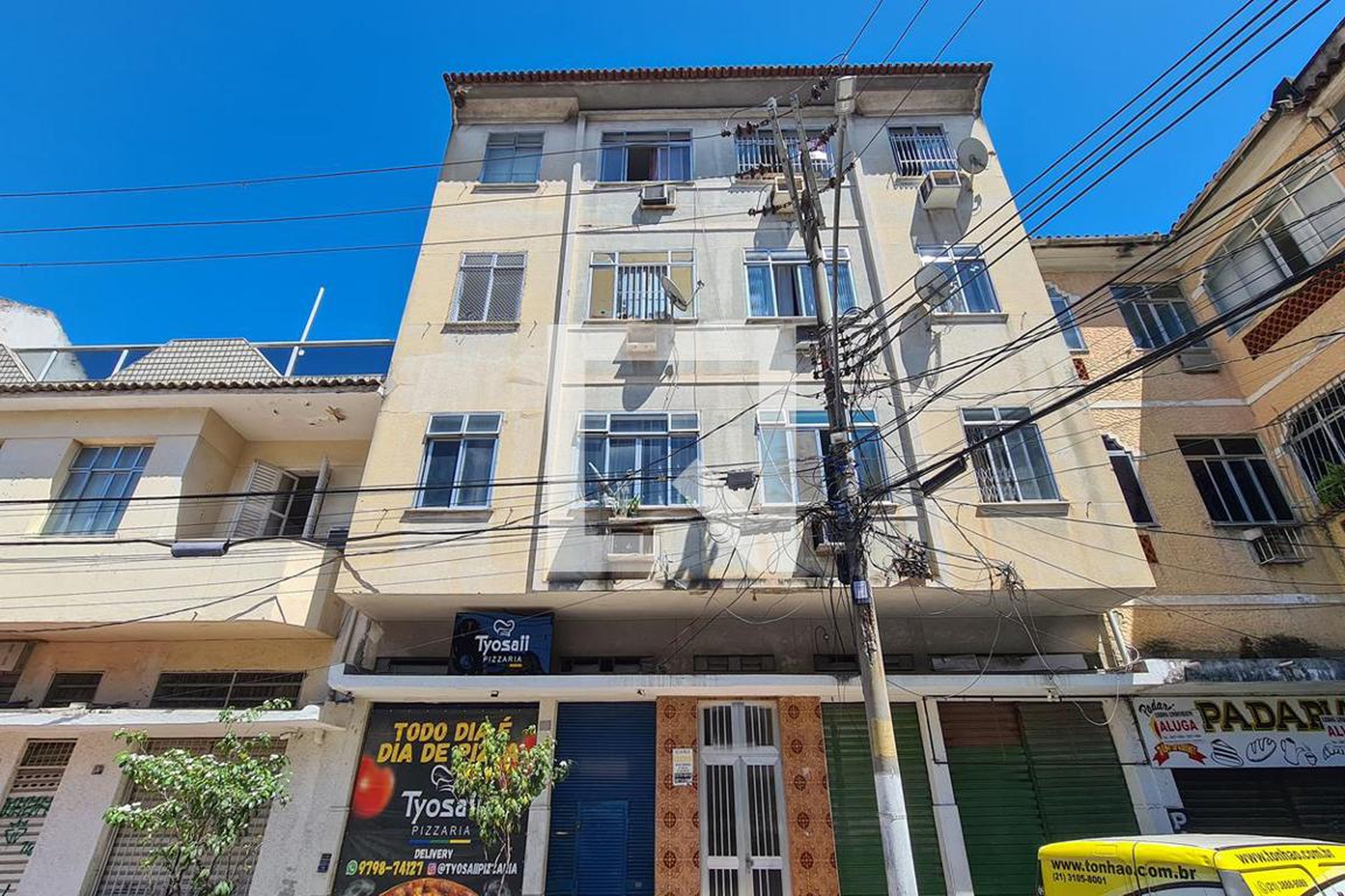 Fachada Condomínio em Rua Eudoro Berlinck, 46