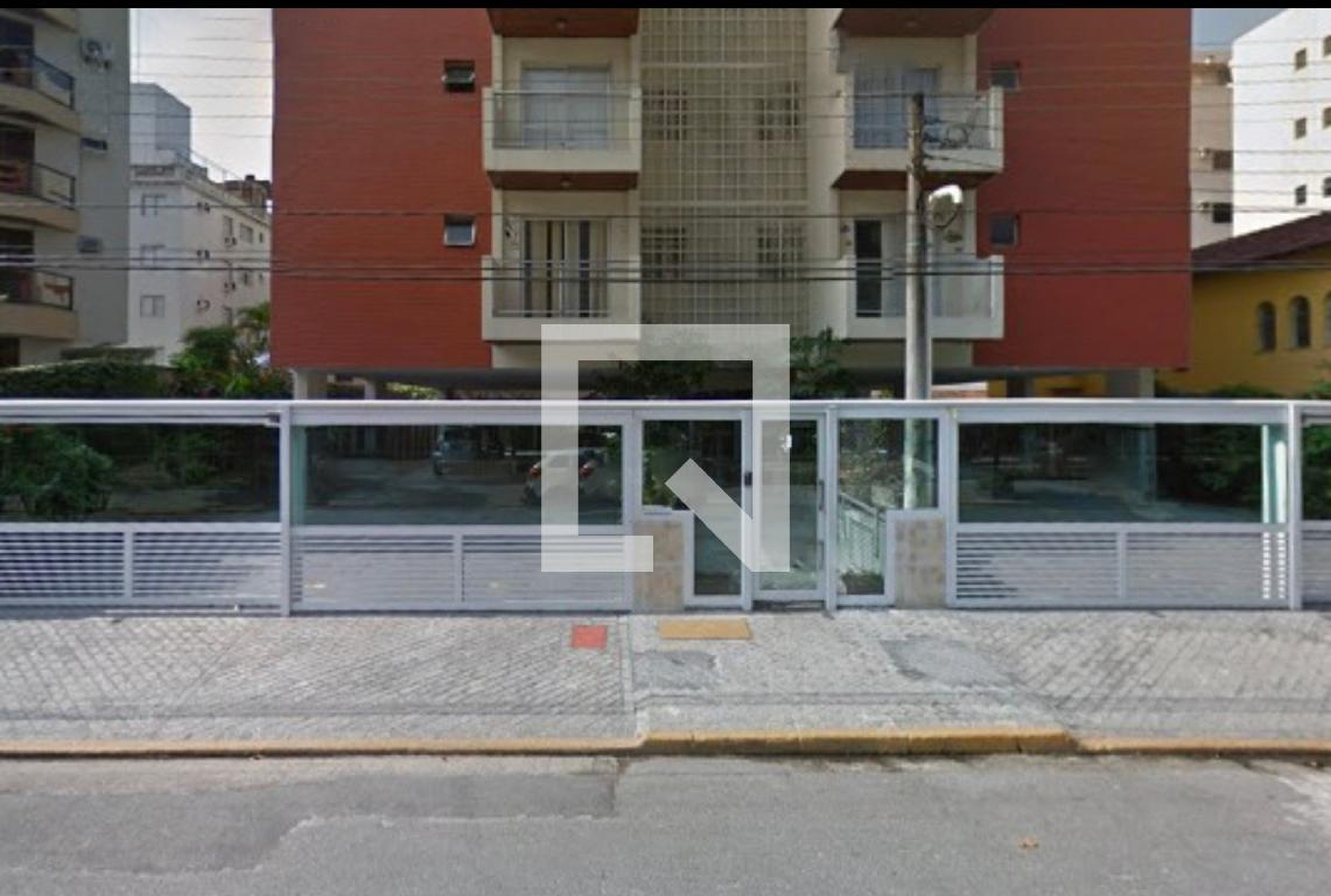 Fachada Condomínio em Rua Doutor Fernando Nascimento, 250