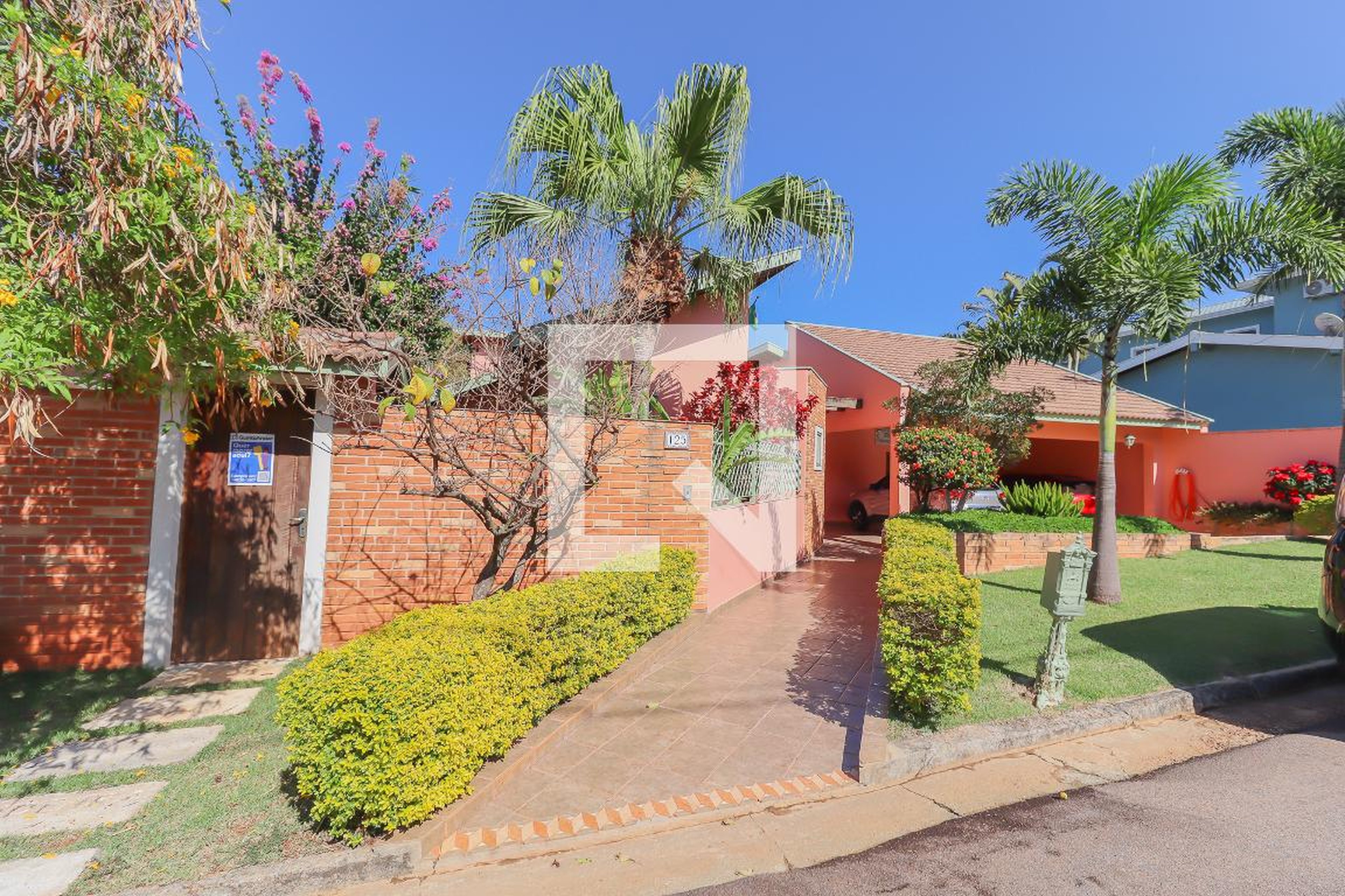 Fachada Condomínio em Rua Pastor Bruno Torelli, 125