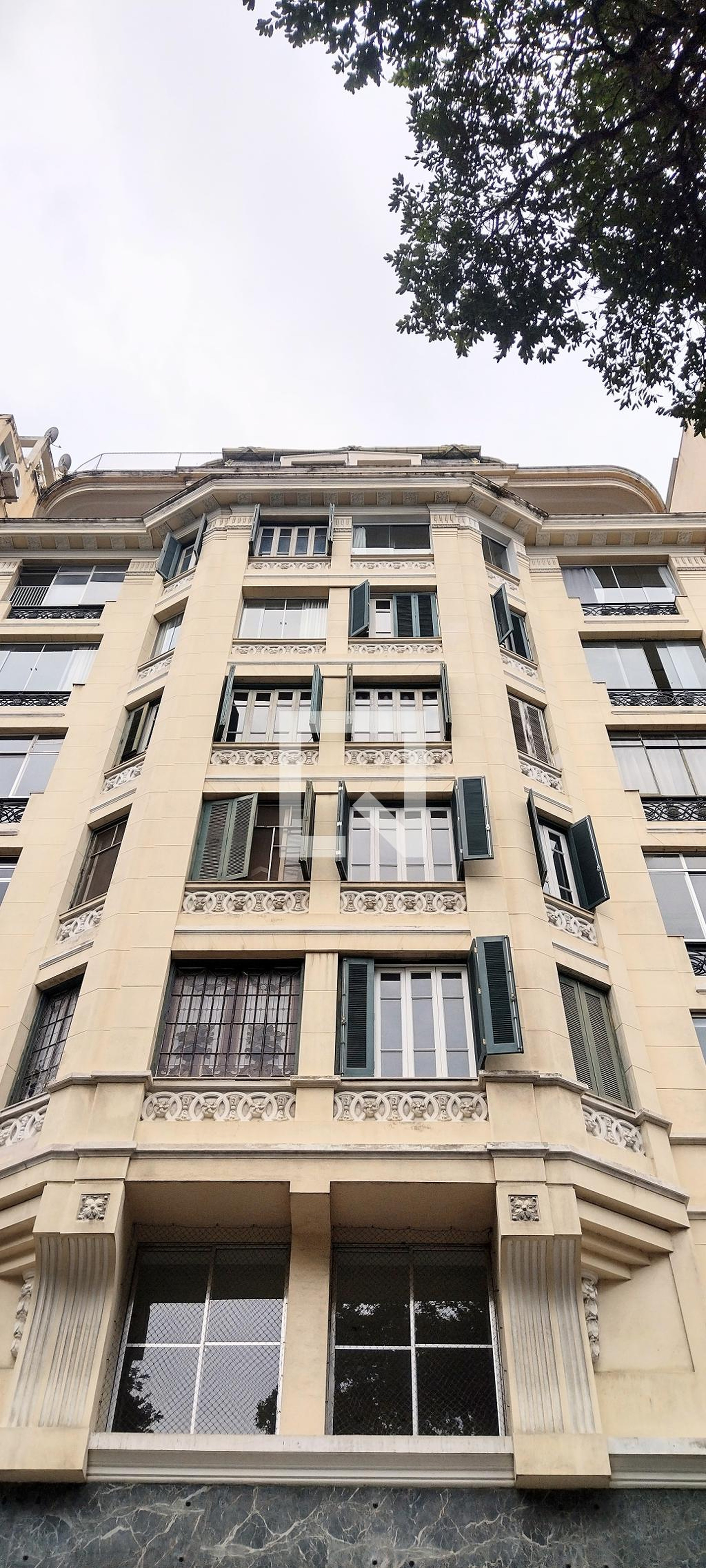 Fachada do Prédio Condomínio Milton