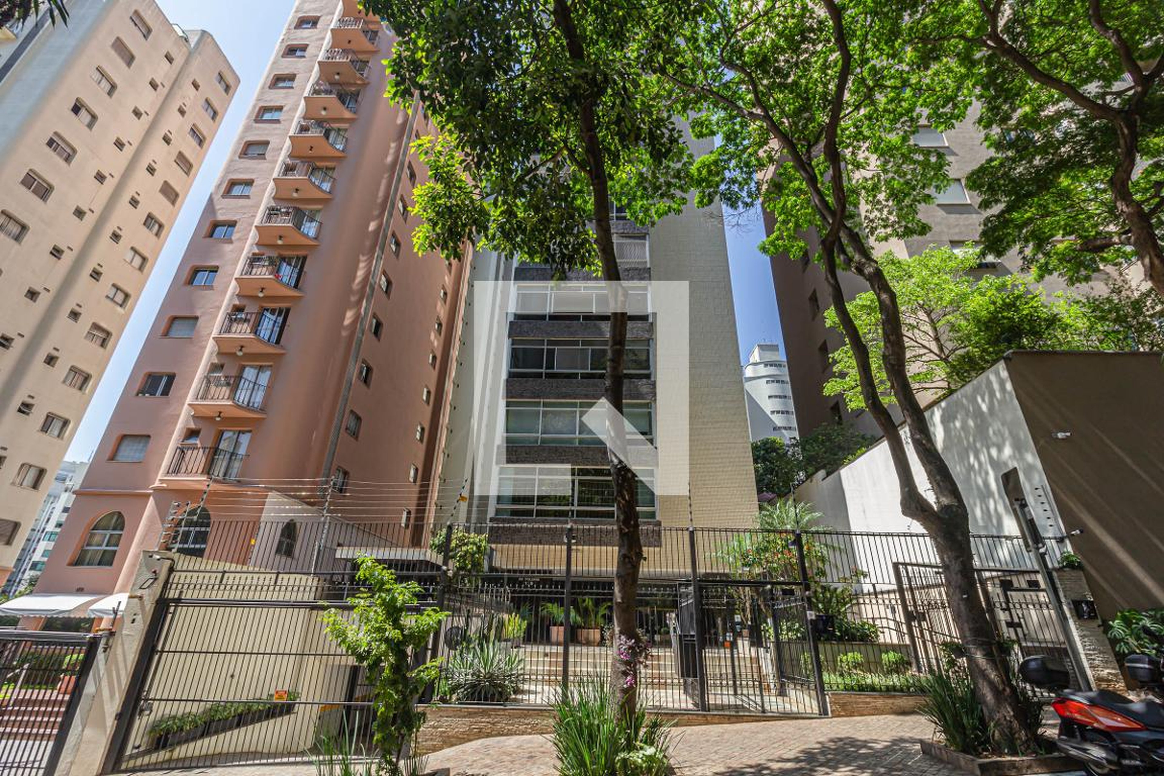 Fachada do Prédio Condomínio Poliana