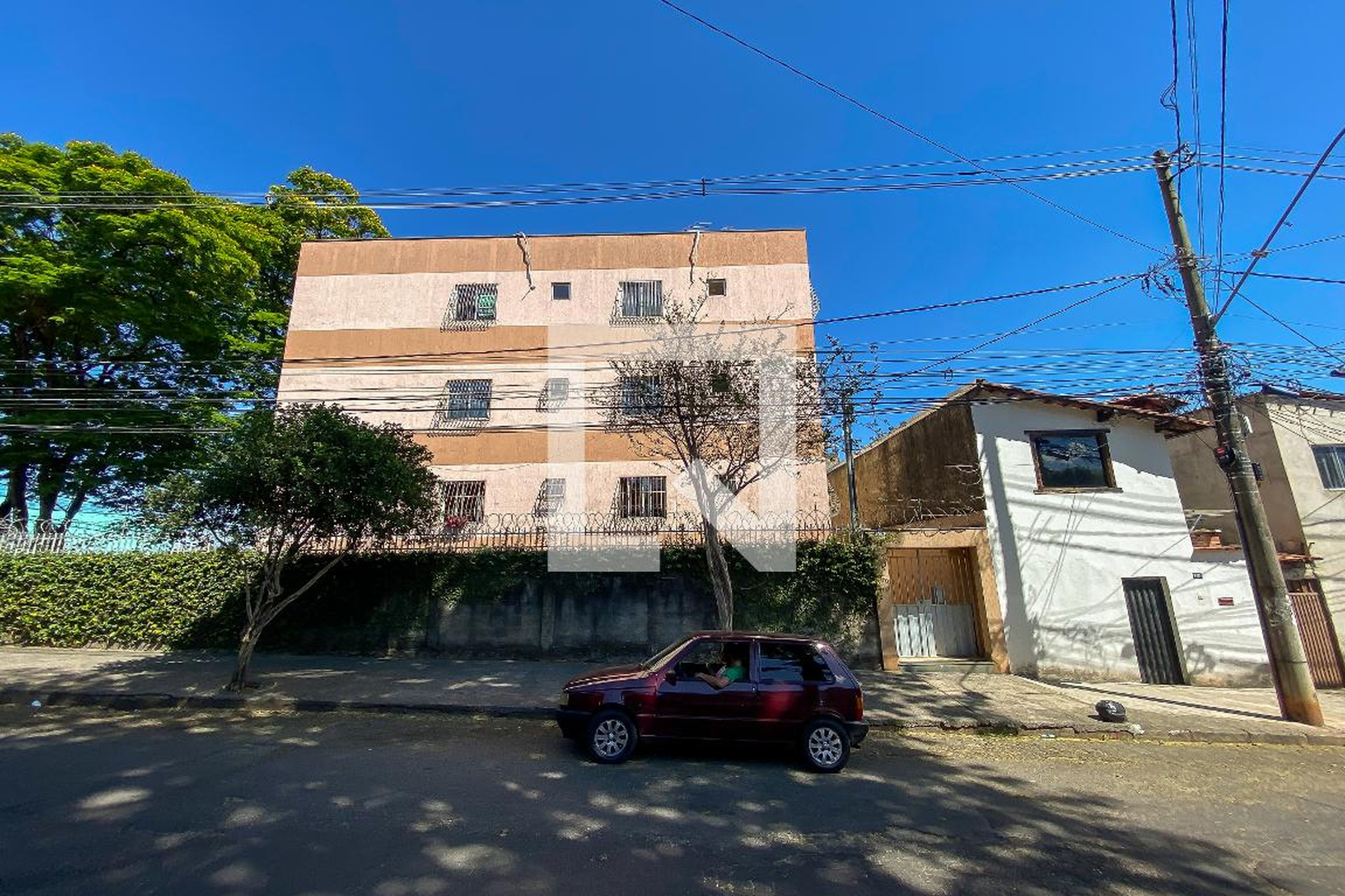 Fachada Condomínio em Rua Carmelita Prates da Silva, 858