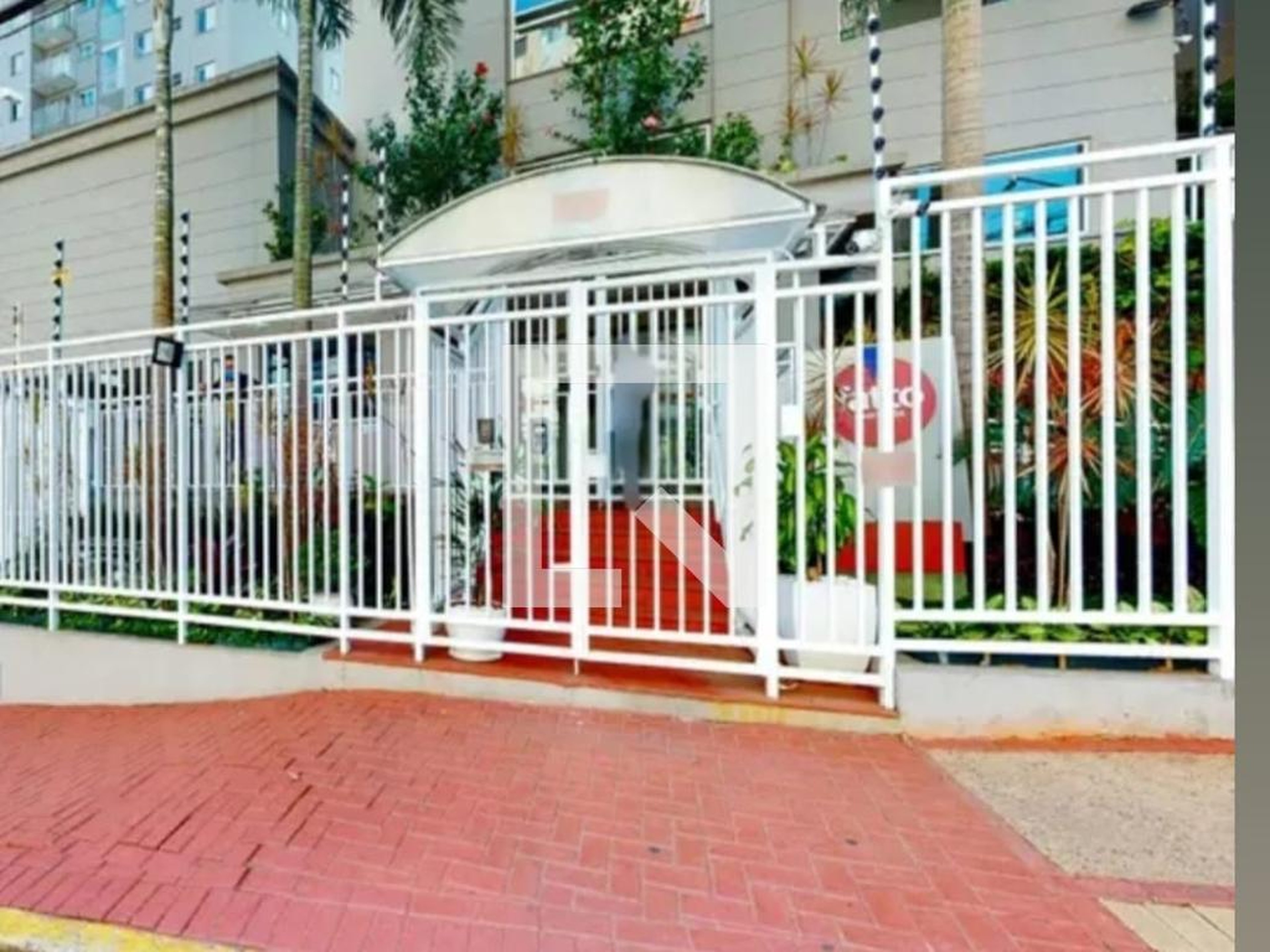 Fachada Condomínio em Rua Alexandre Benois, 15