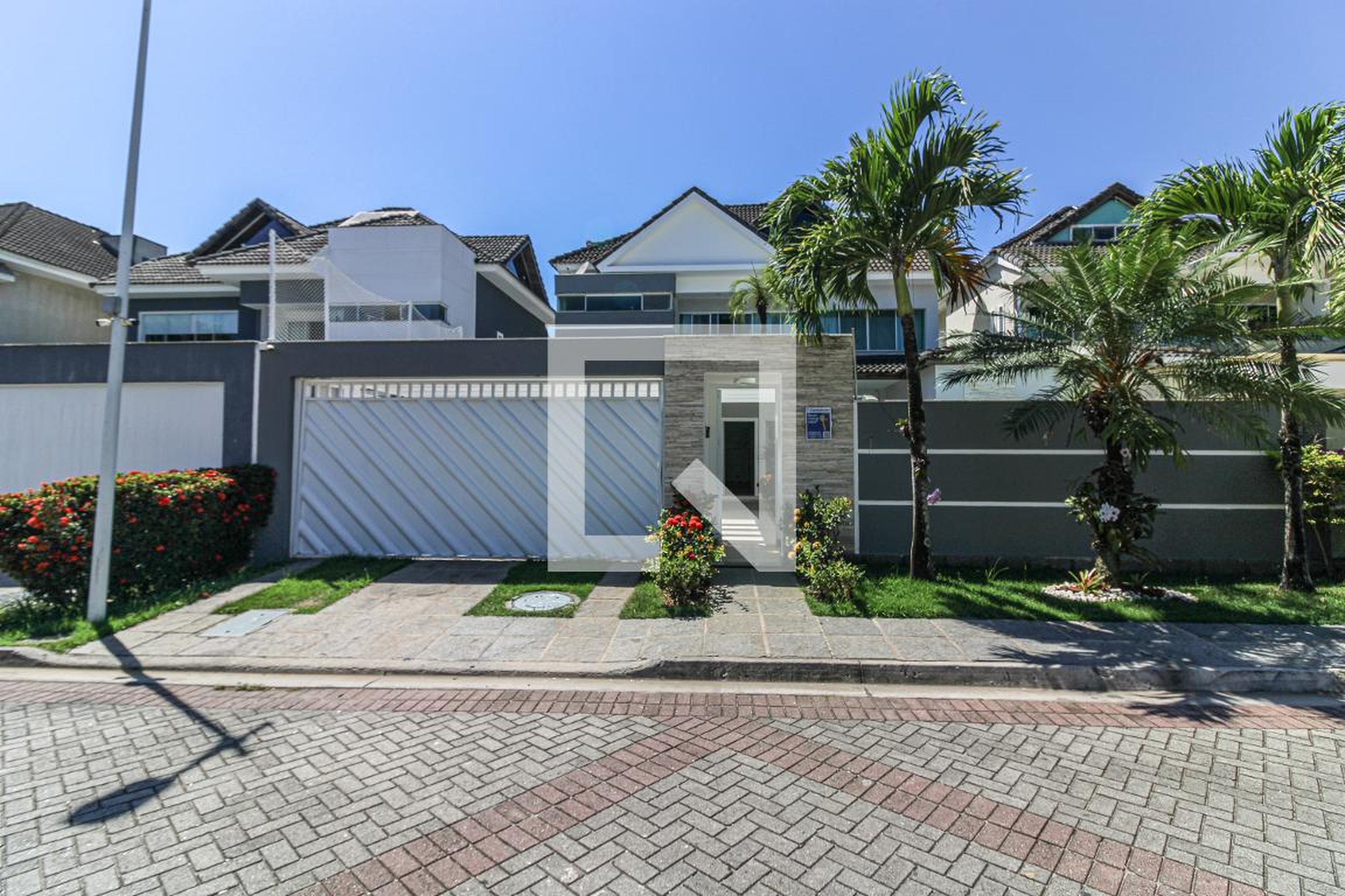 Fachada Condomínio em Rua Deputado Átila Nunes, 9303-12002