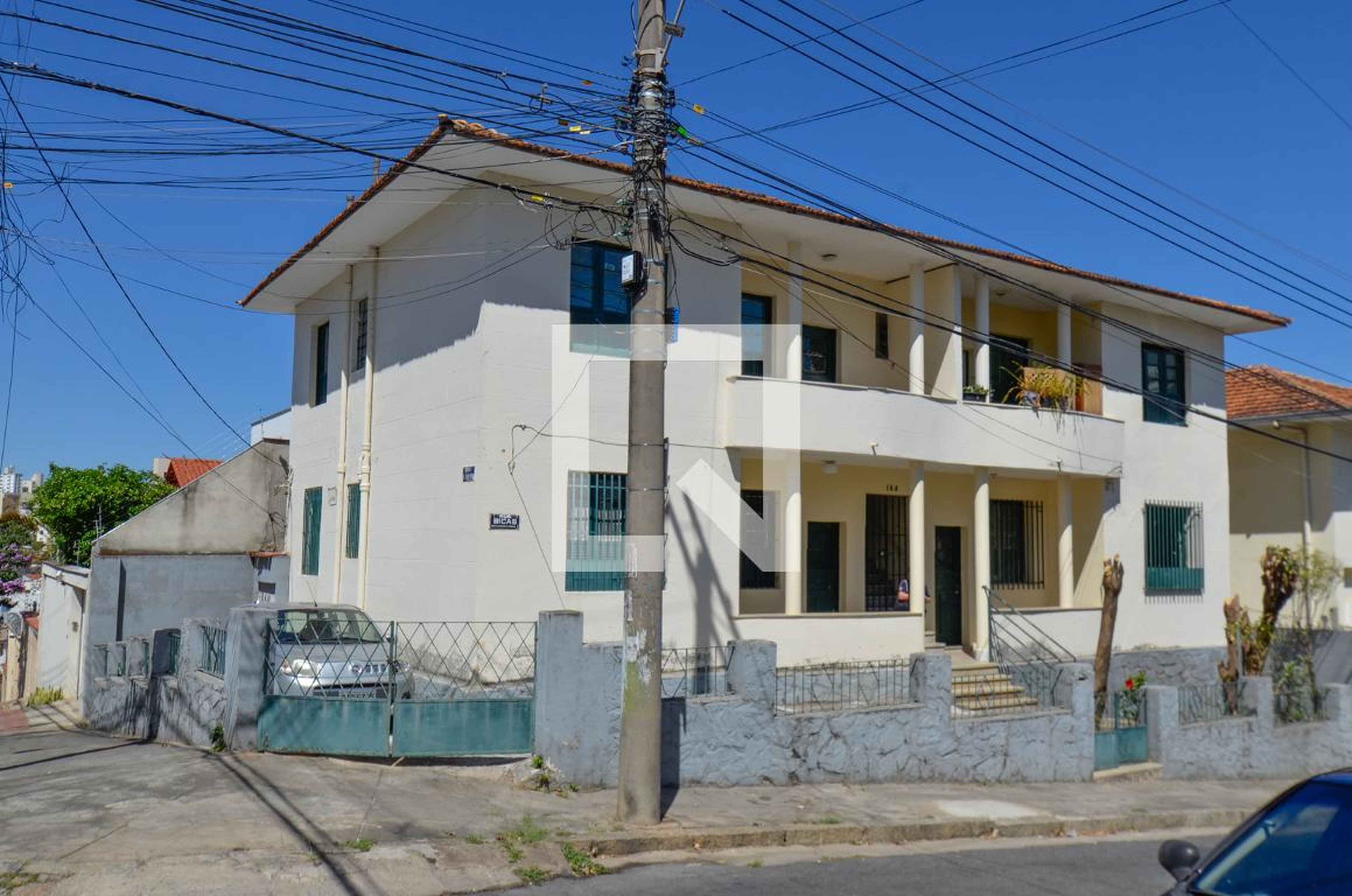 Fachada Condomínio em Rua Bicas, 148