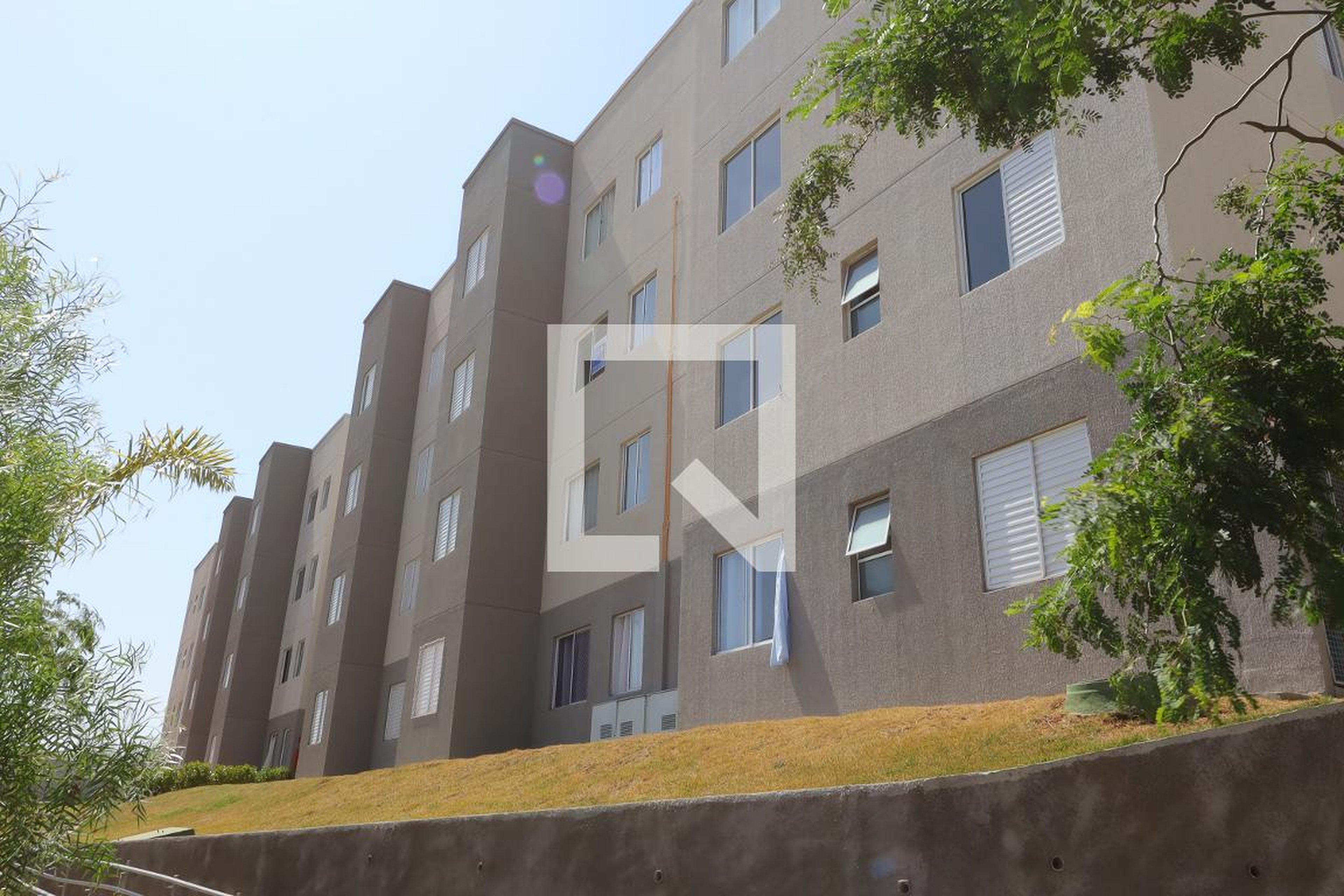 Fachada Condomínio em Avenida Ivo Pareschi, 1199