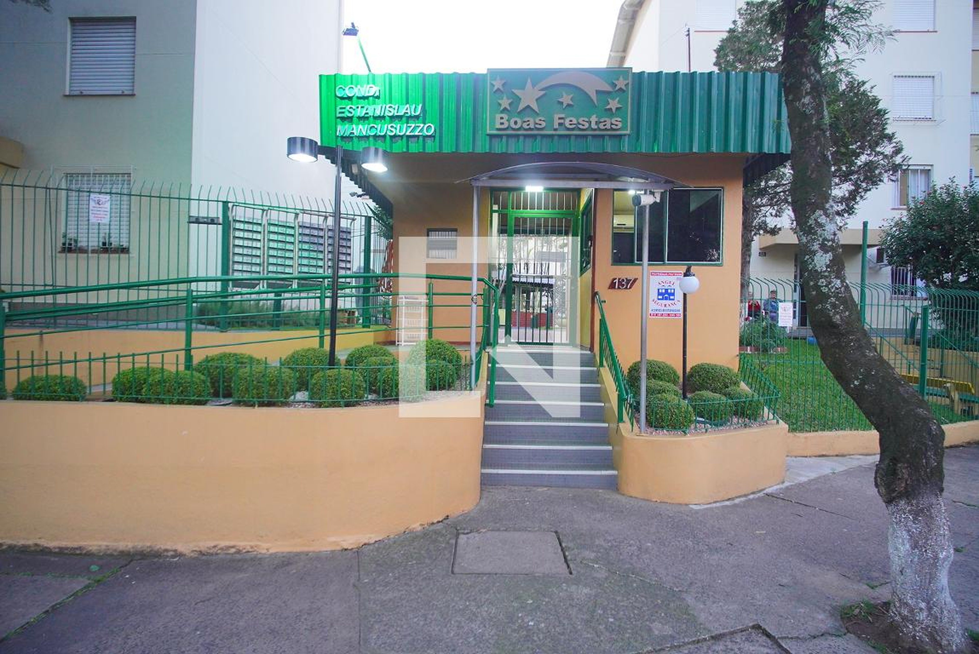 Fachada Condomínio em Rua Eduardo da Silva Prado, 137