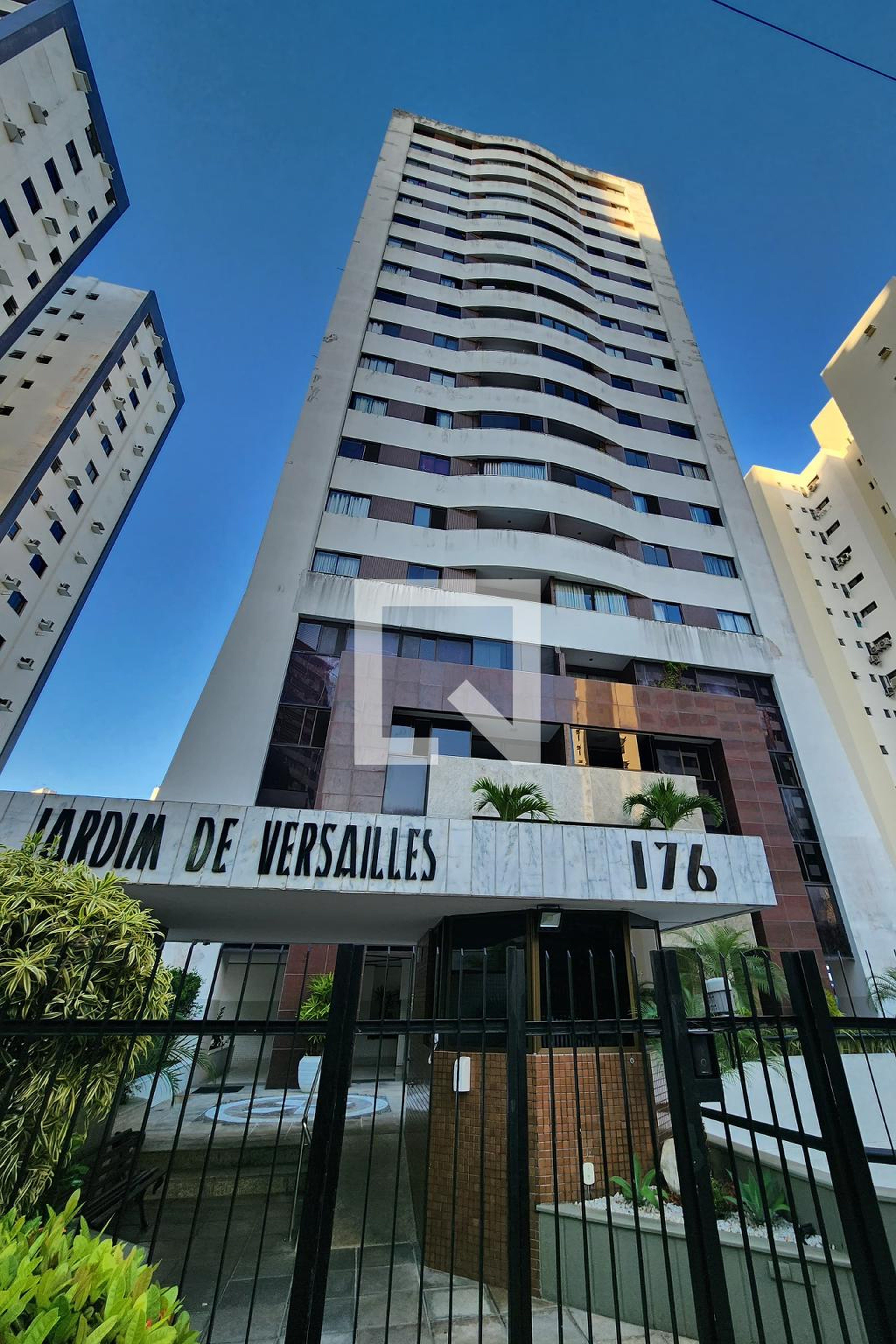Fachada do Condomínio Condomínio Edf. Jardim de Versailles