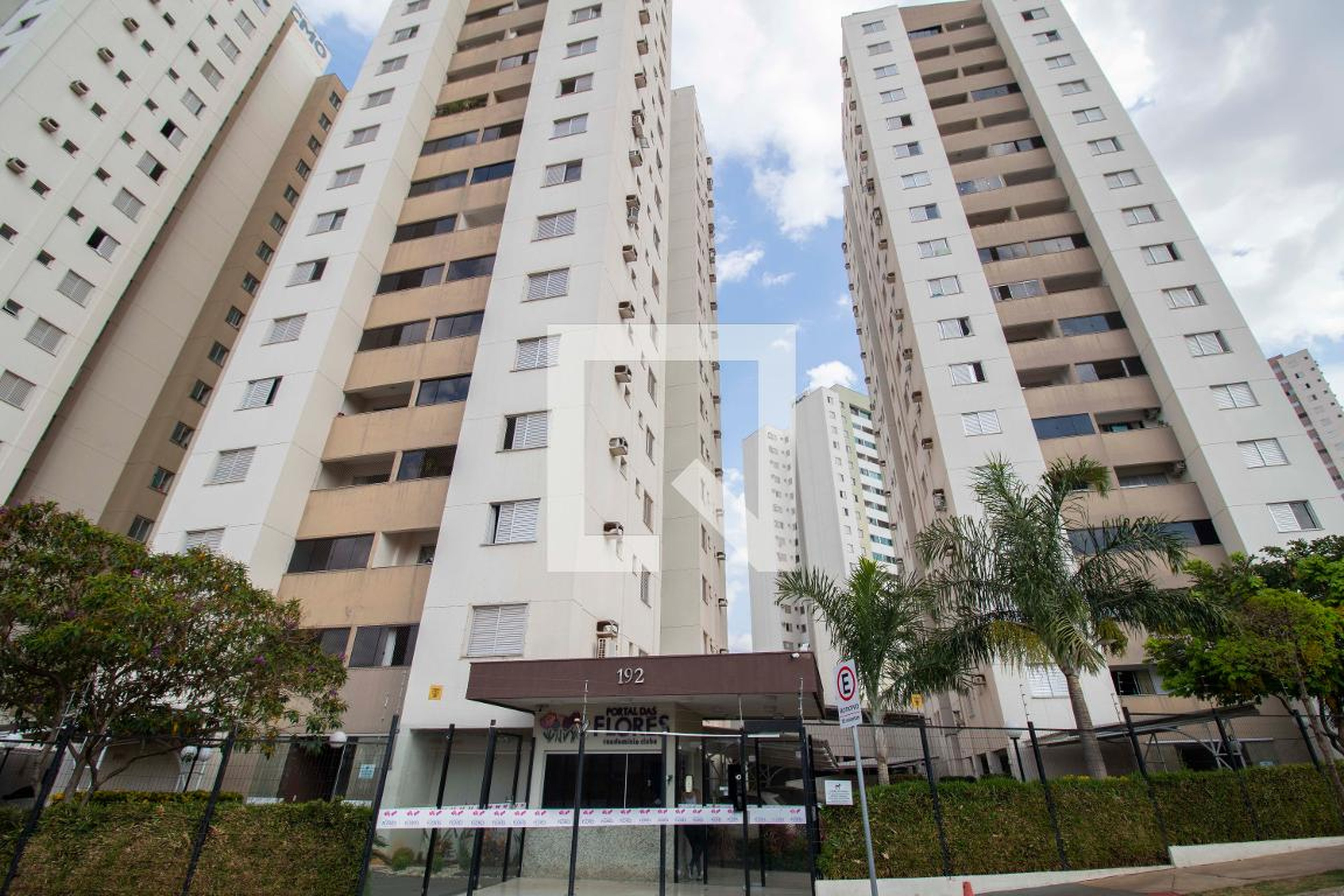 Fachada Condomínio em Rua 408, Quadra A Lote8/16