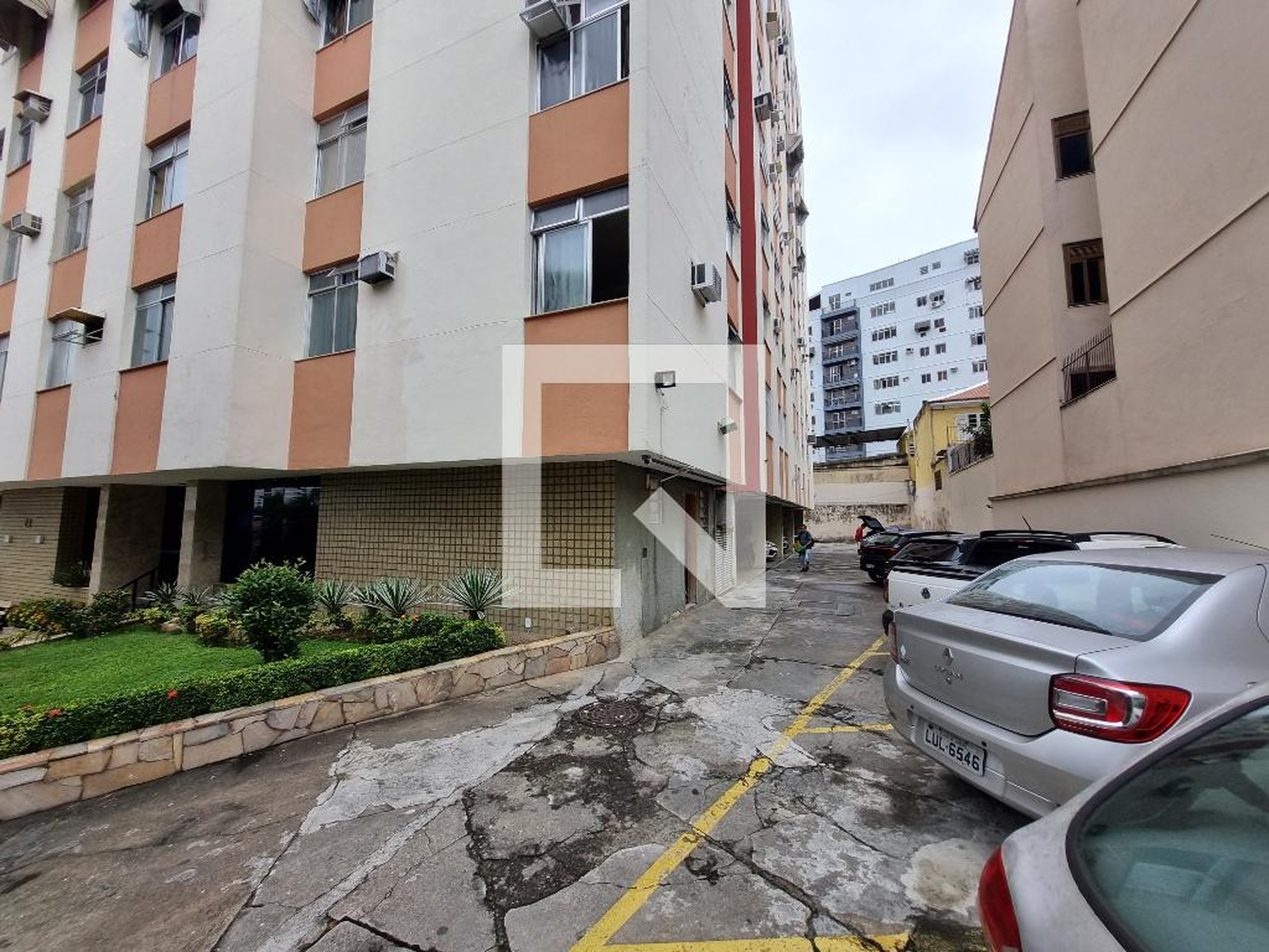 Estacionamento - Edifício Alferes Tiradentes