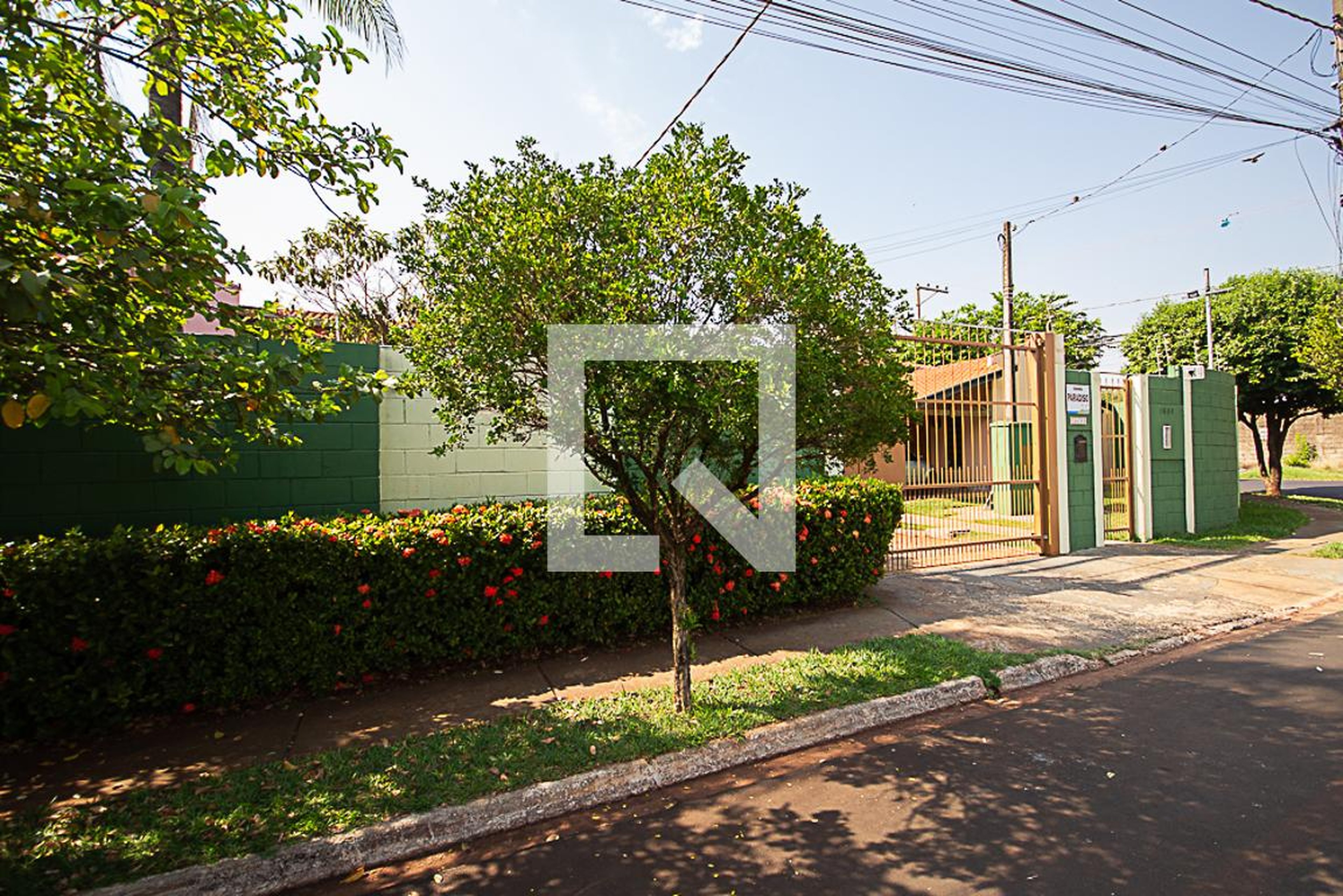 Fachada do condomínio Condomínio em Rua Antonio Sylvio Pezzuto, 1650