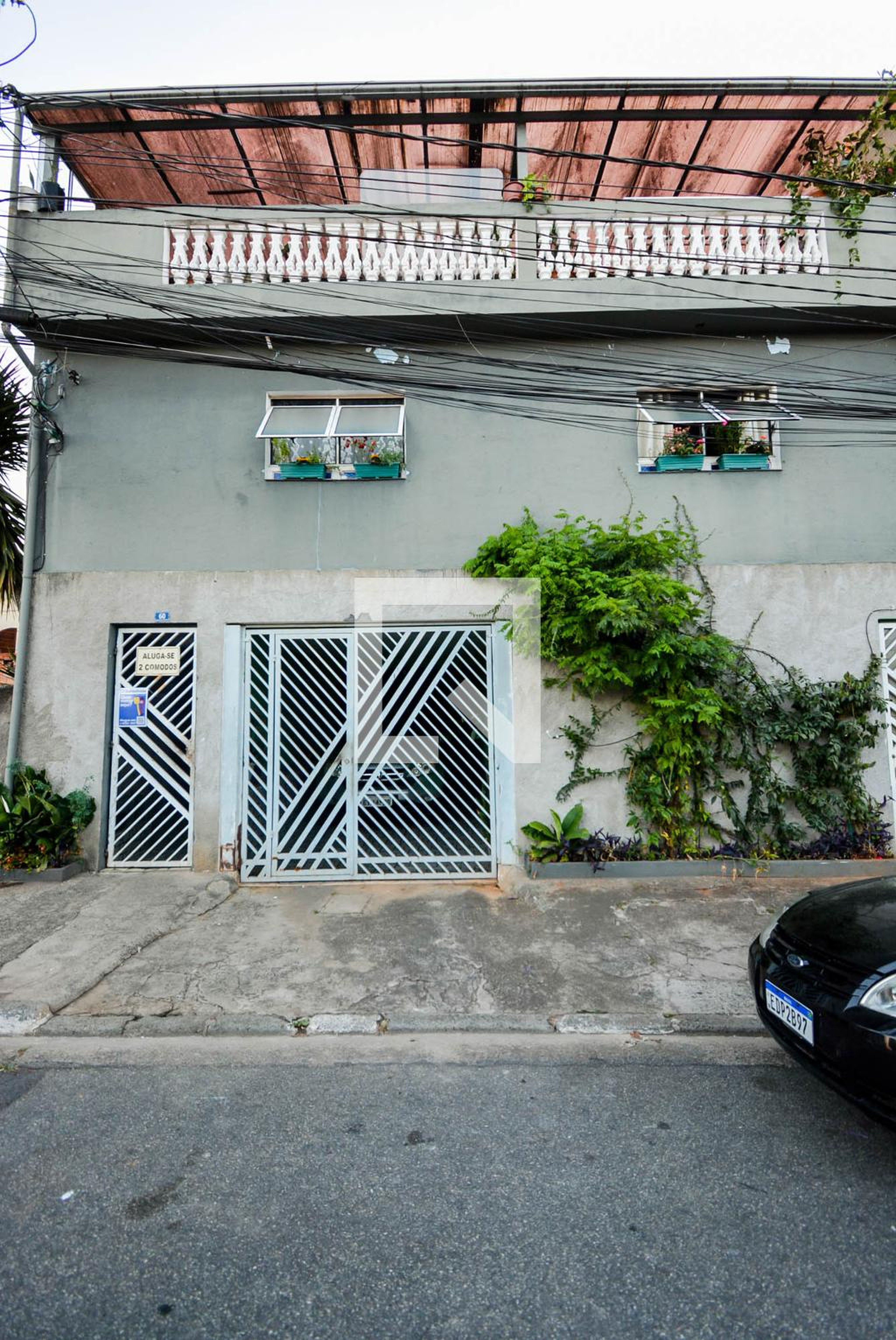 Fachada Condomínio em Rua Falcão Dourado, 50