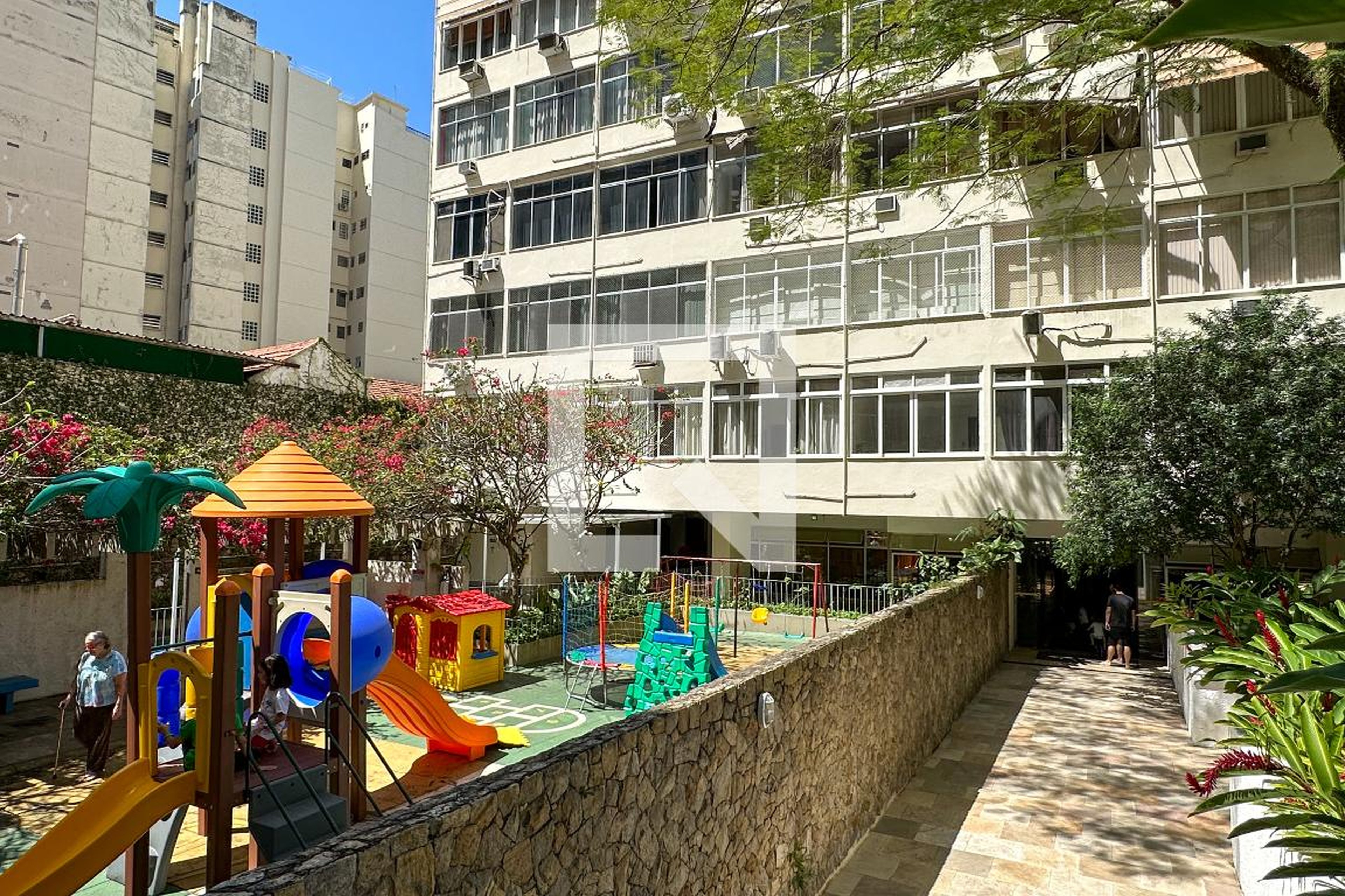 Playground - Maria Quiteria