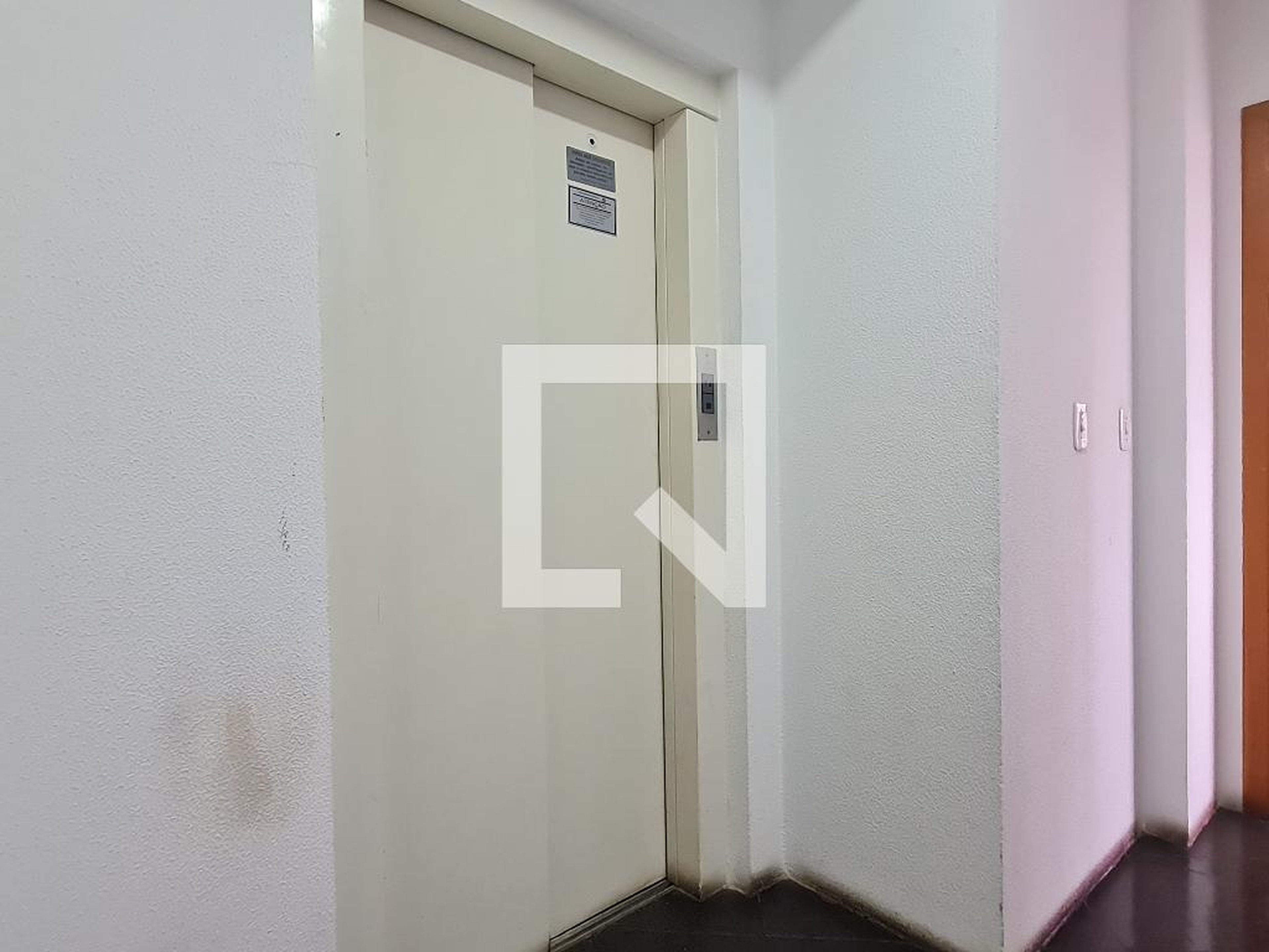 Elevador - Edifício Residencial Guarapari