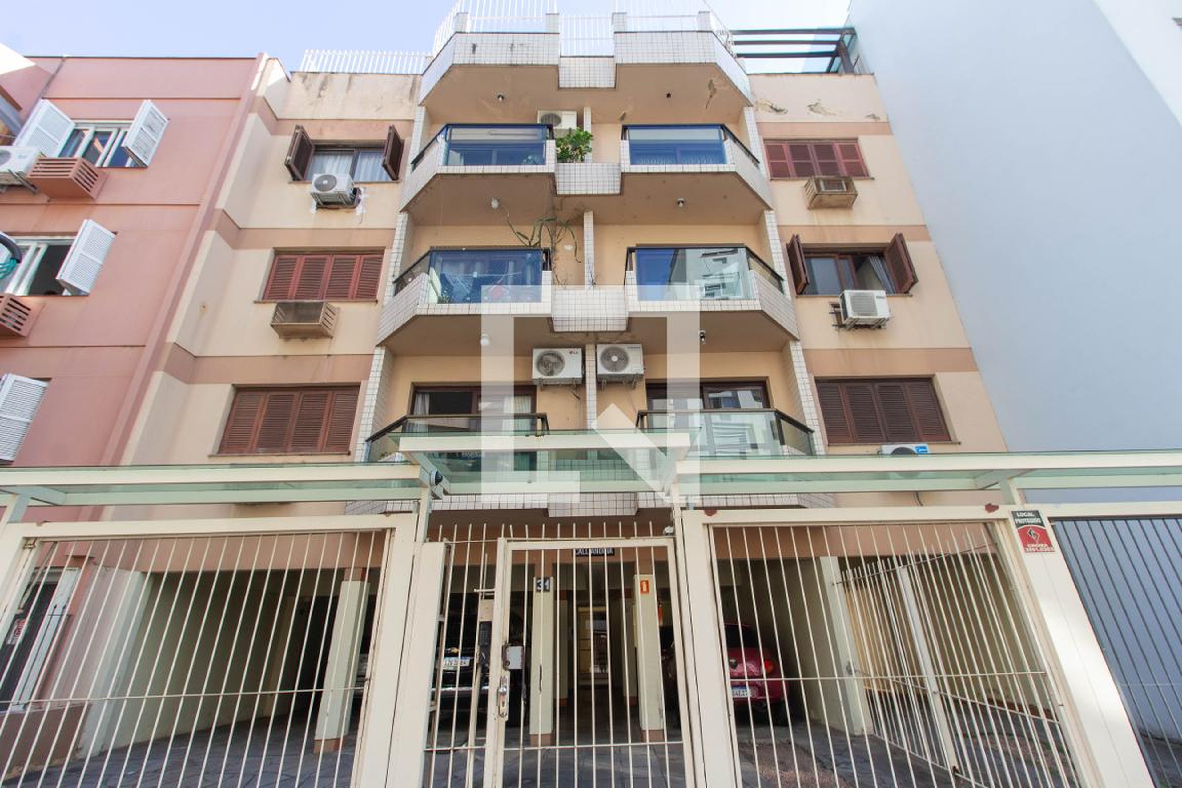 Fachada Condomínio em Rua José Bonifácio, 29