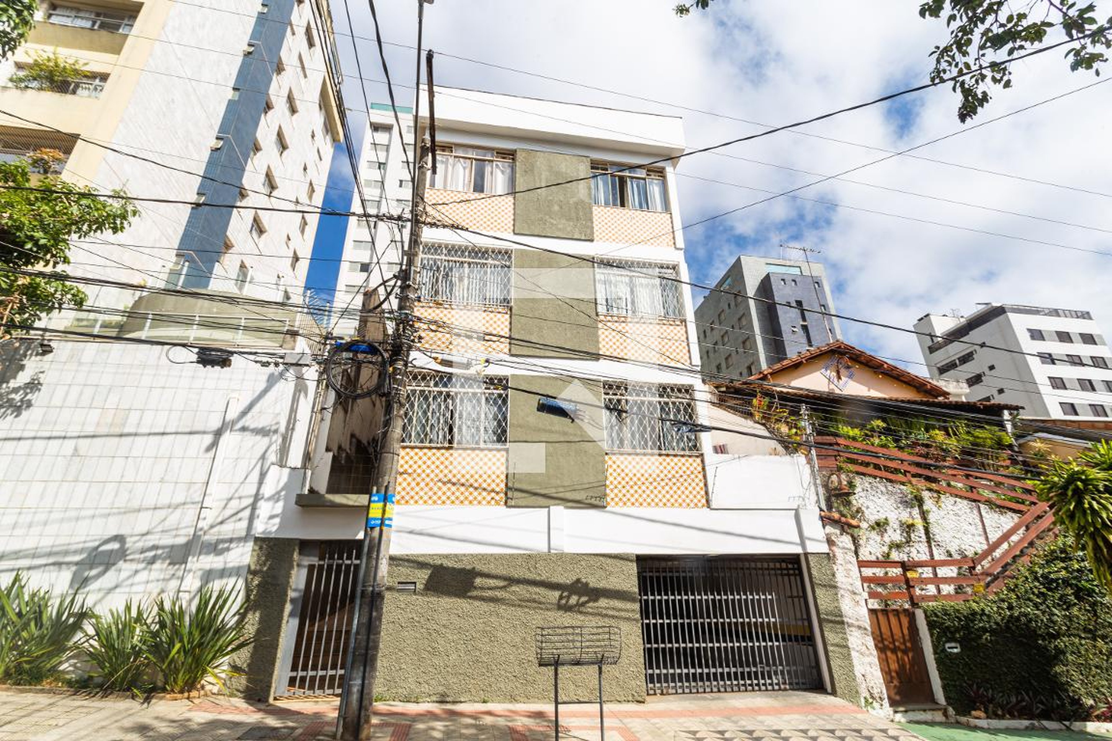 Fachada Condomínio em Rua Florália, 204