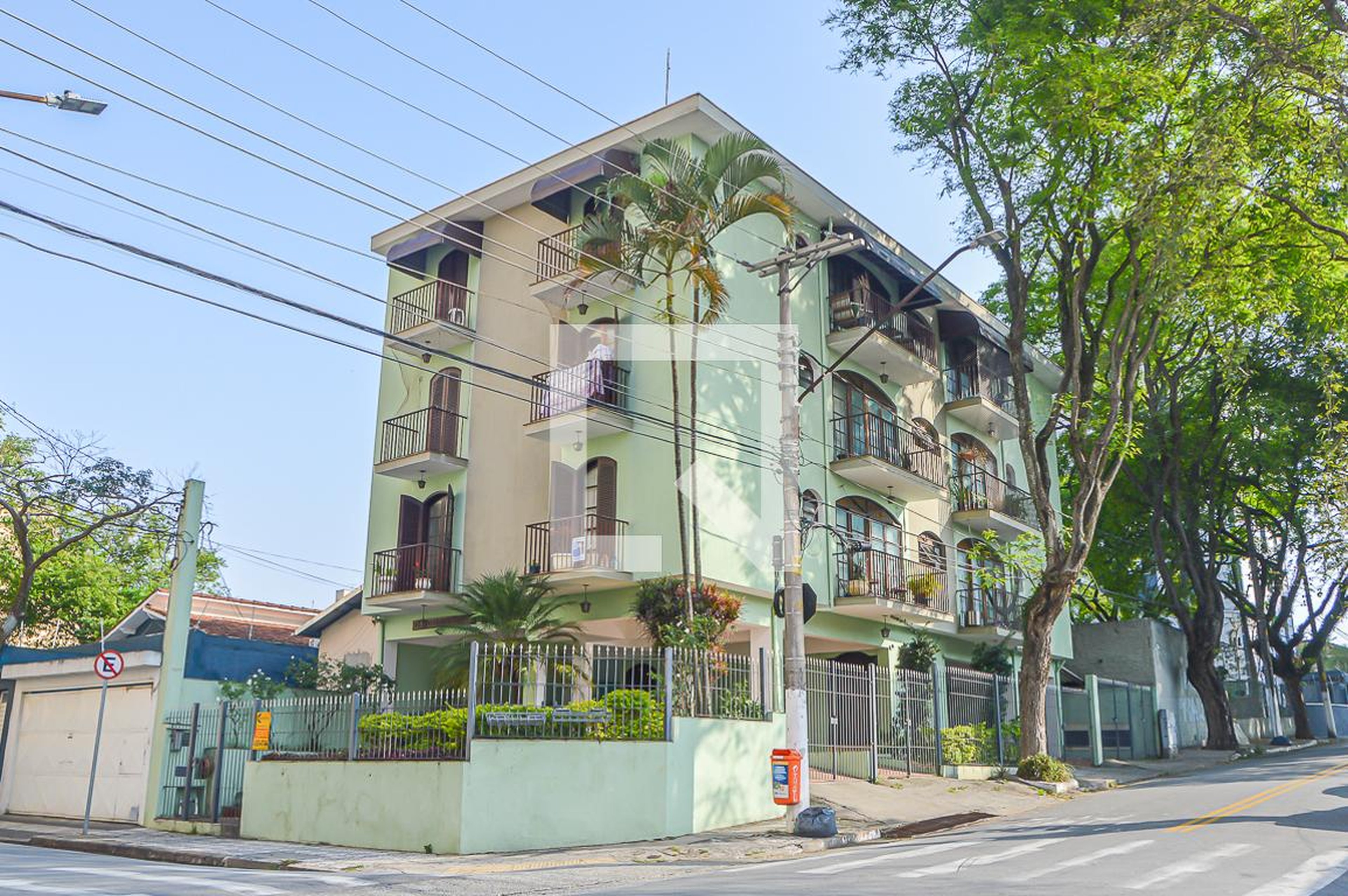 Fachada do Prédio Condomínio em Rua Brasil, 915