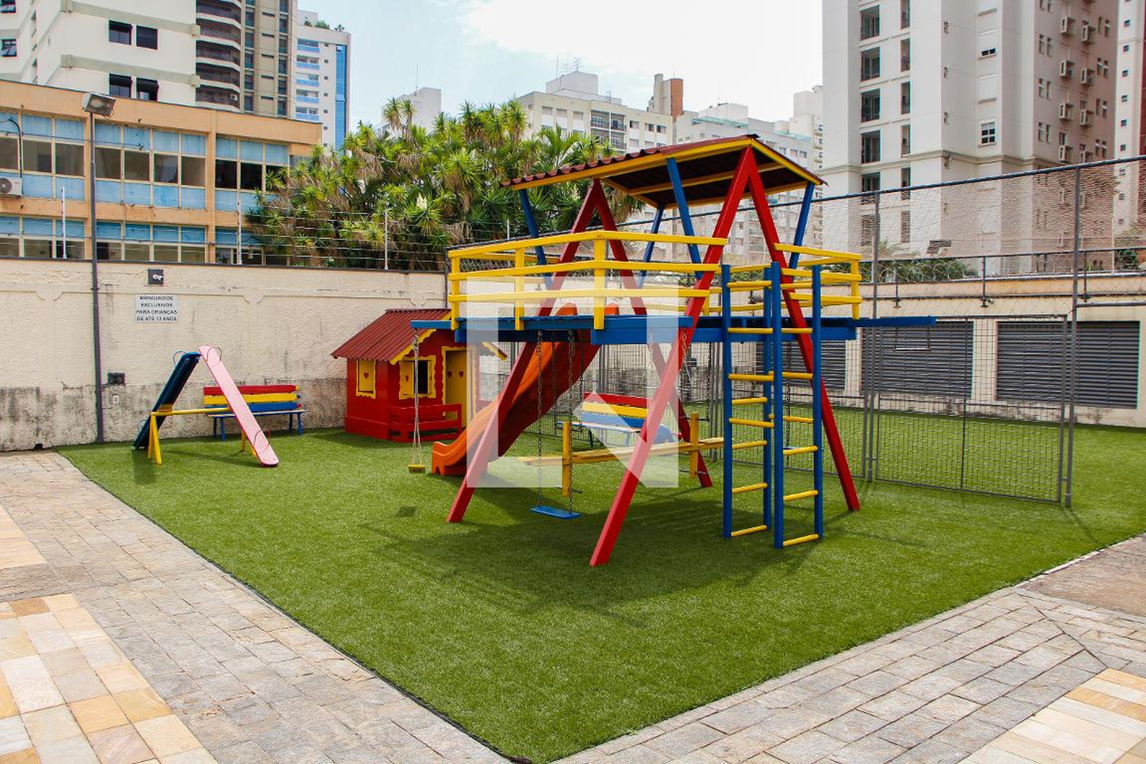 PLAYGROUND - Edifício Flamboyant