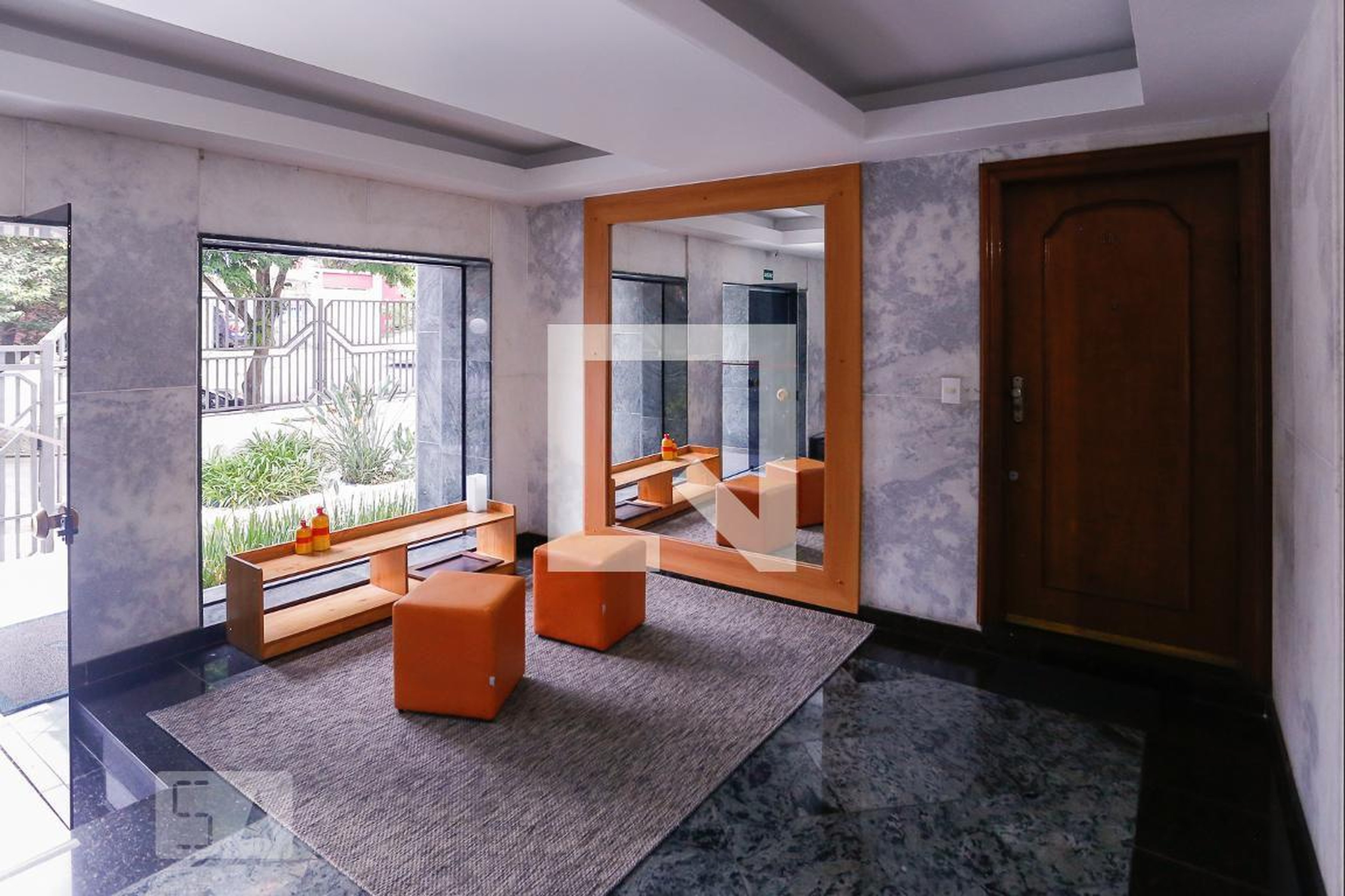 Hall de entrada Condomínio em Rua Vanderlei, 678