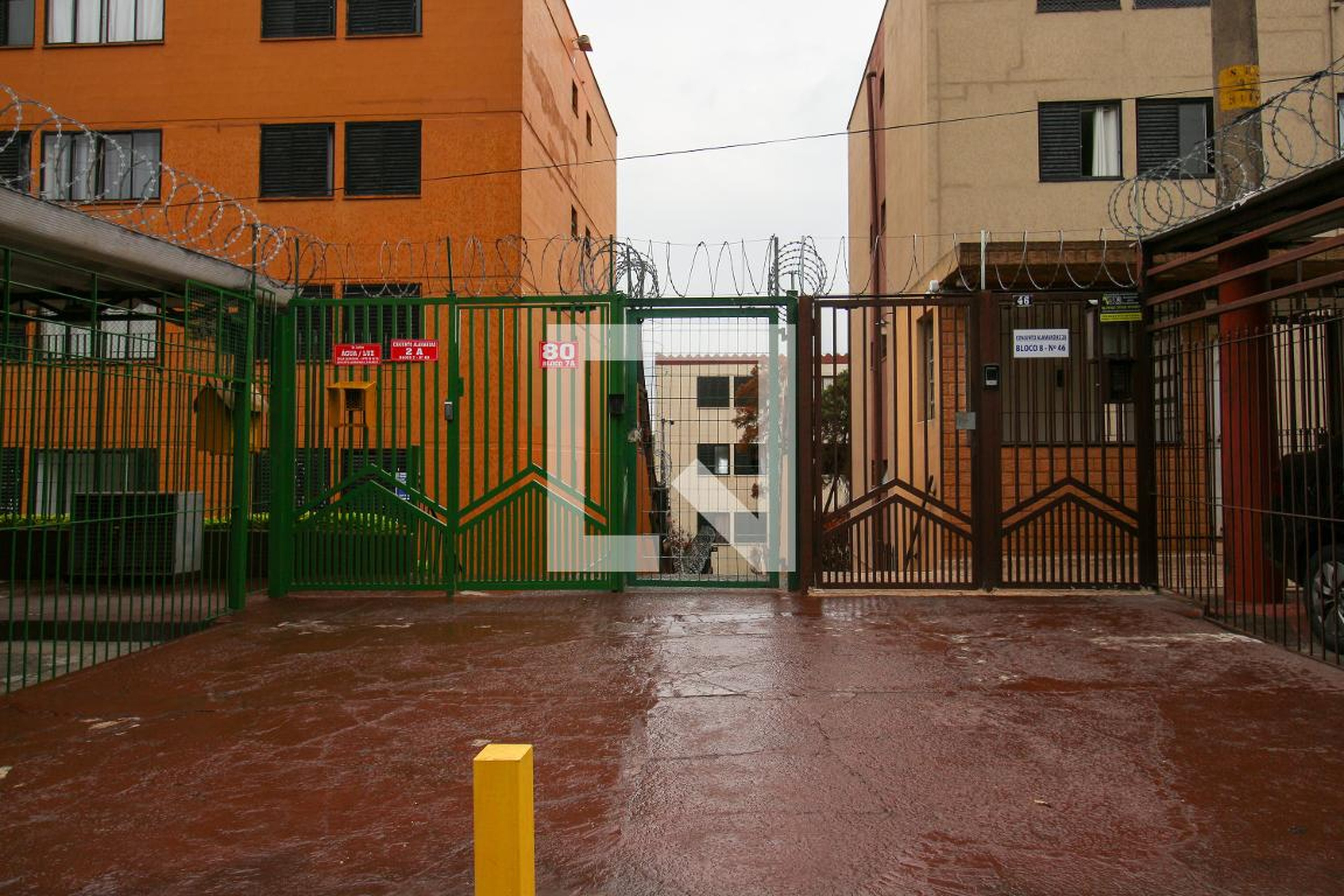 Fachada Condomínio Conjunto Habitacional Alamandas 2A