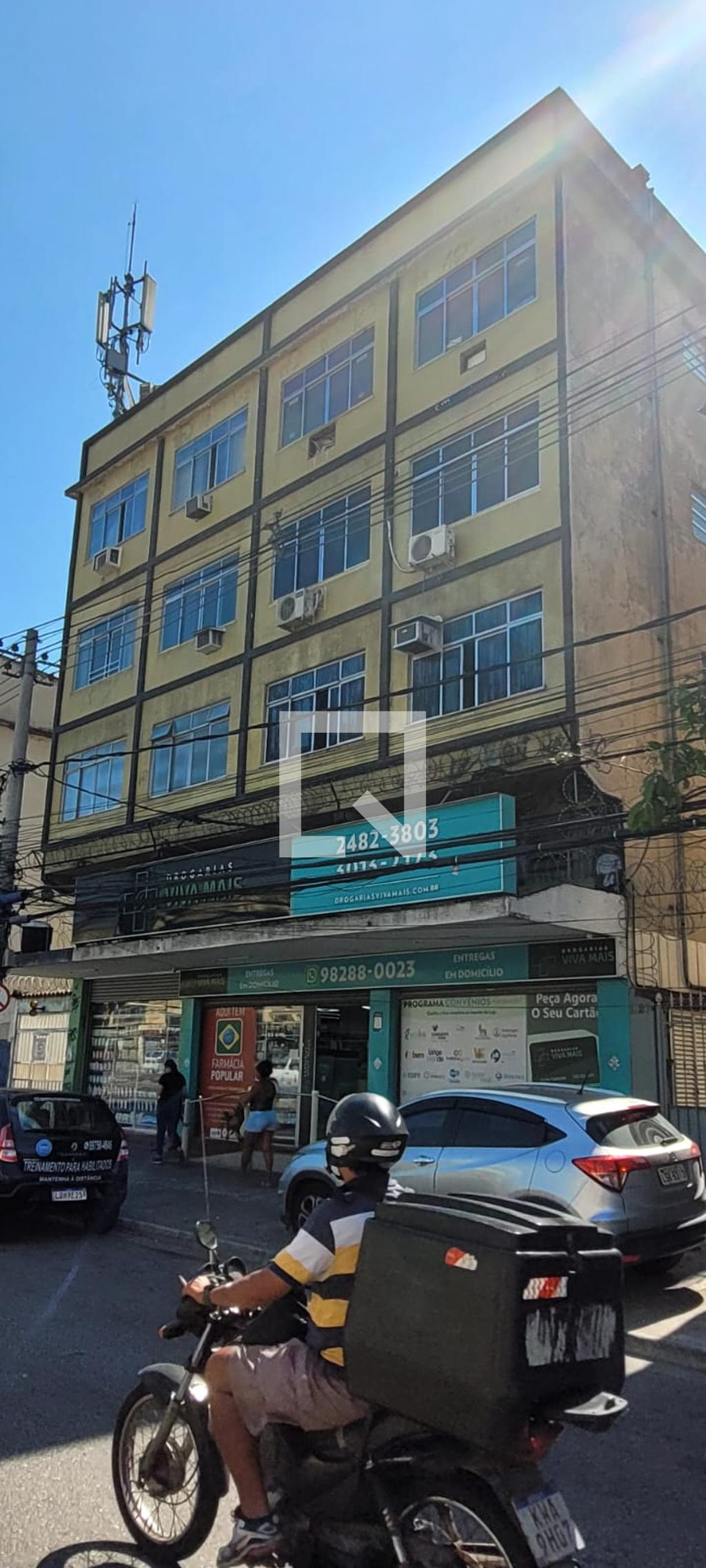 Fachada Condomínio em Avenida Vicente de Carvalho, 1127