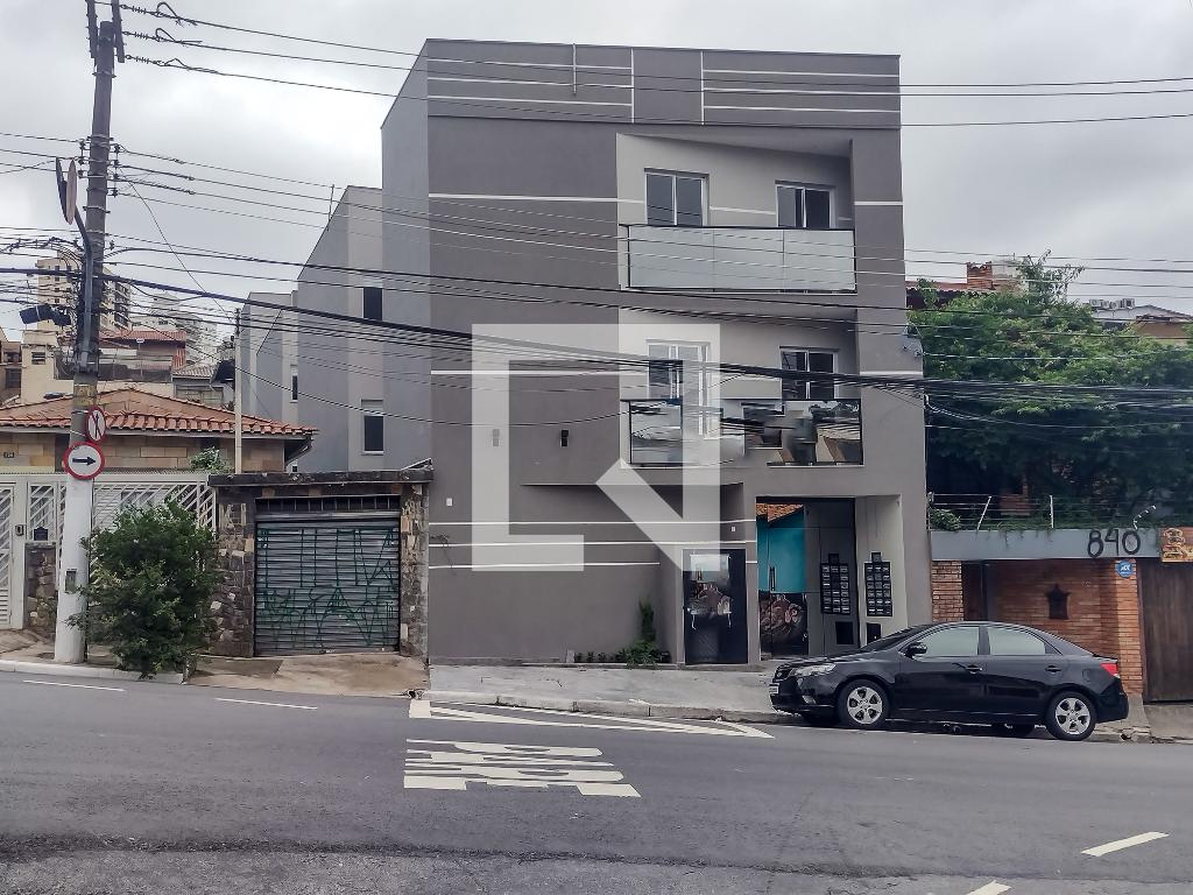 Fachada Condomínio em Rua Vaz Muniz, 847