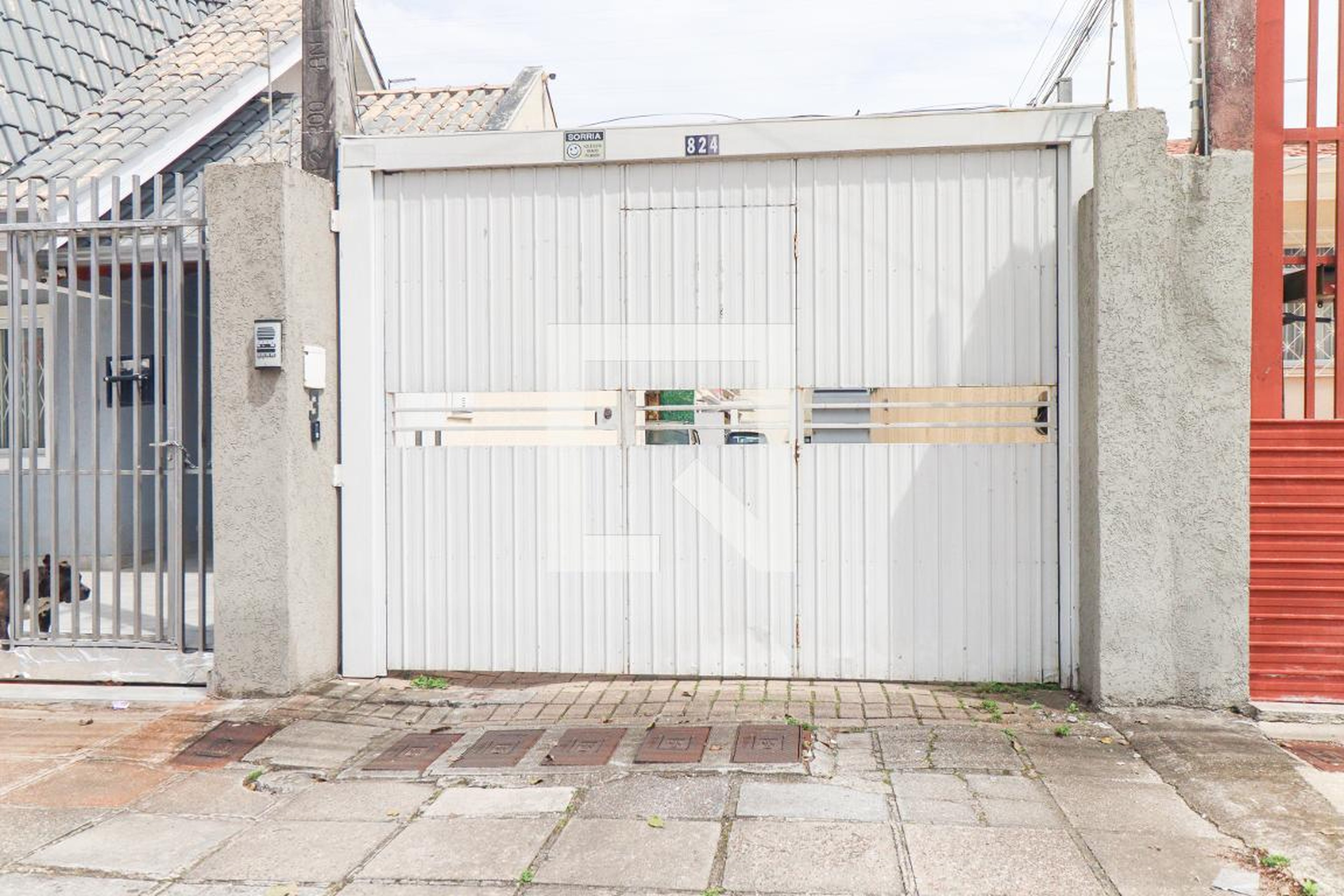 Fachada do Condomínio Condomínio em Rua Angelina Legat Pasini, 824