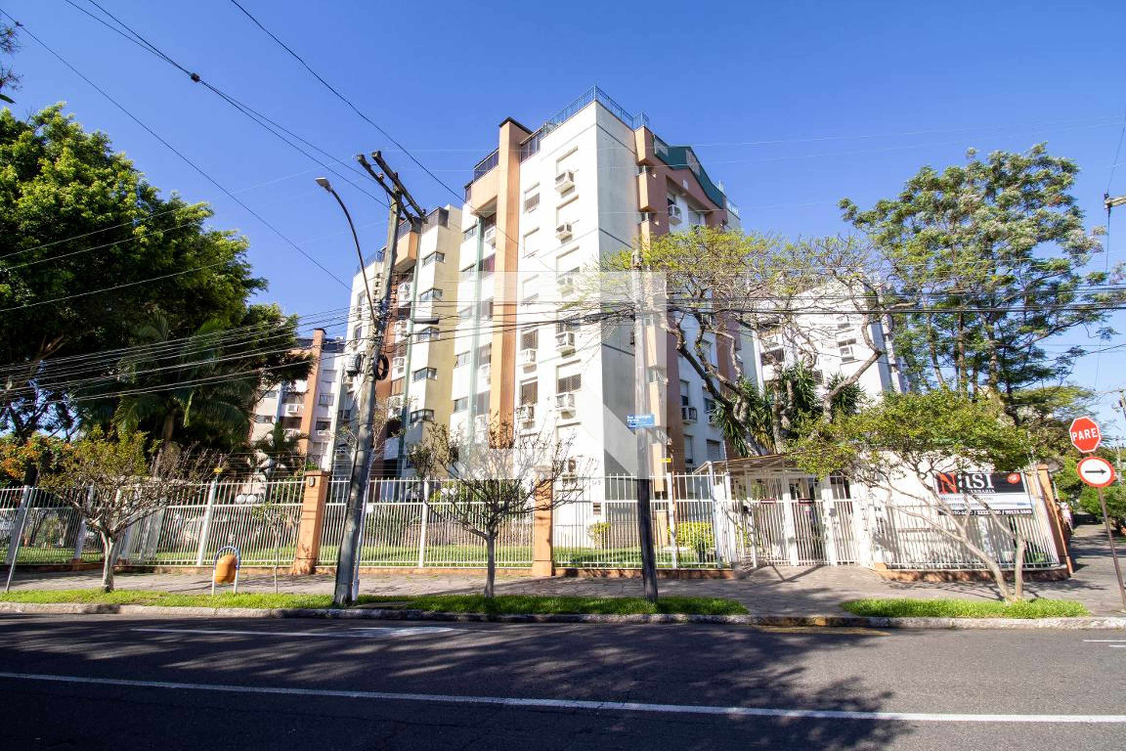 Fachada do Prédio Condomínio em Rua Domingos Martins, 865