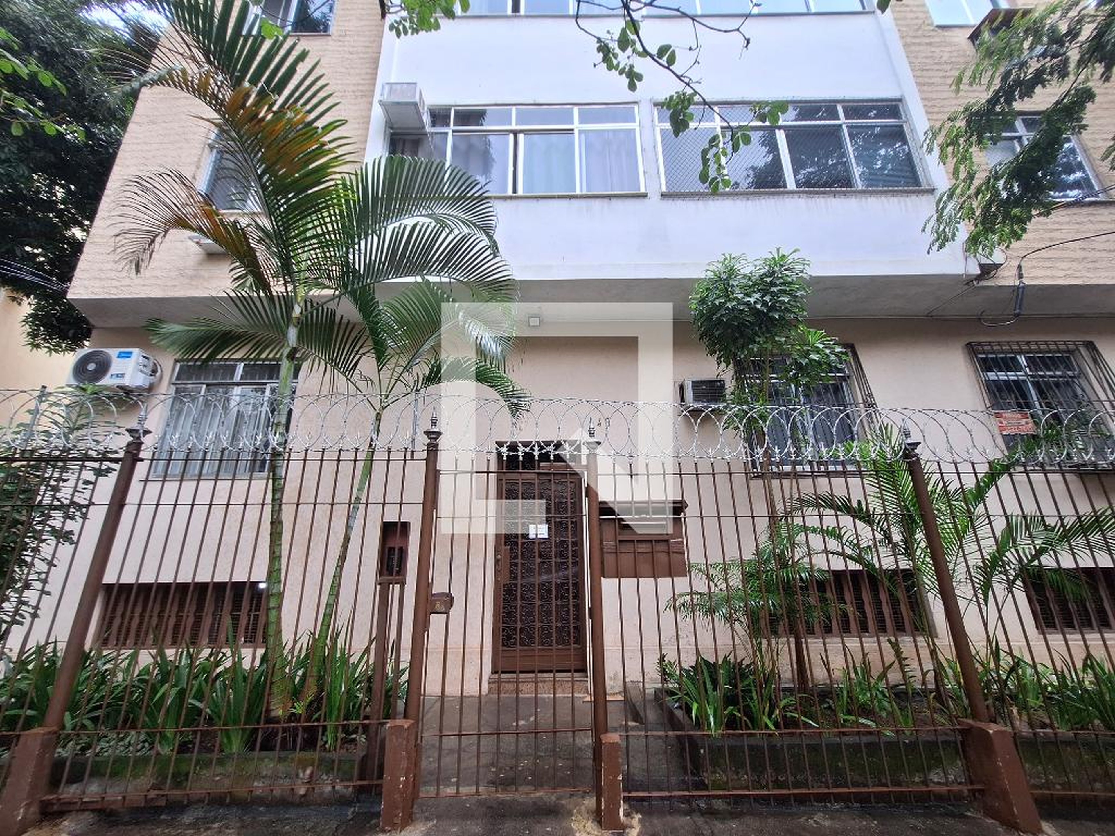 Fachada Condomínio em Rua Professor Estelita Lins, 149