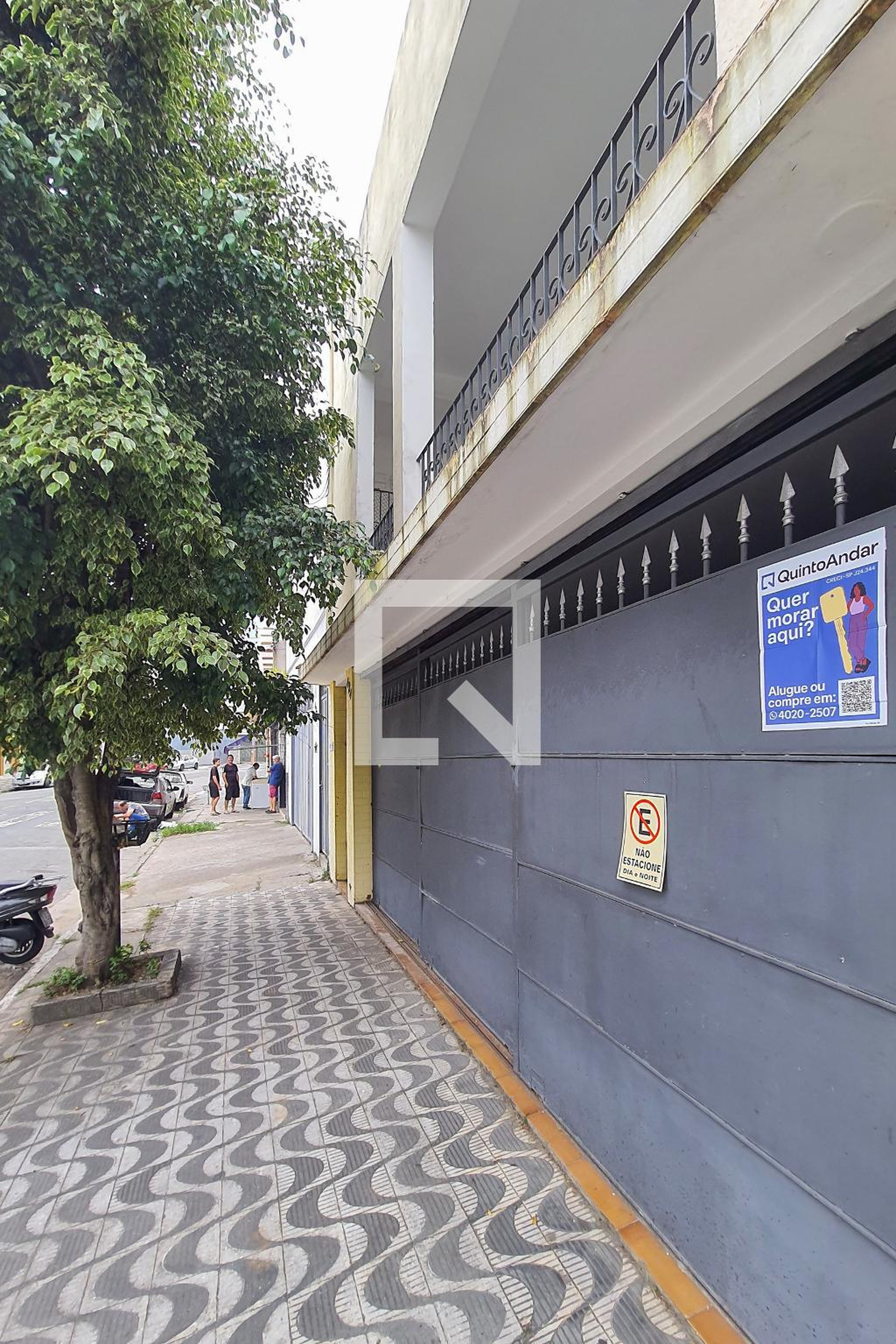 Fachada Condomínio em Rua Rozo Lagoa, 424