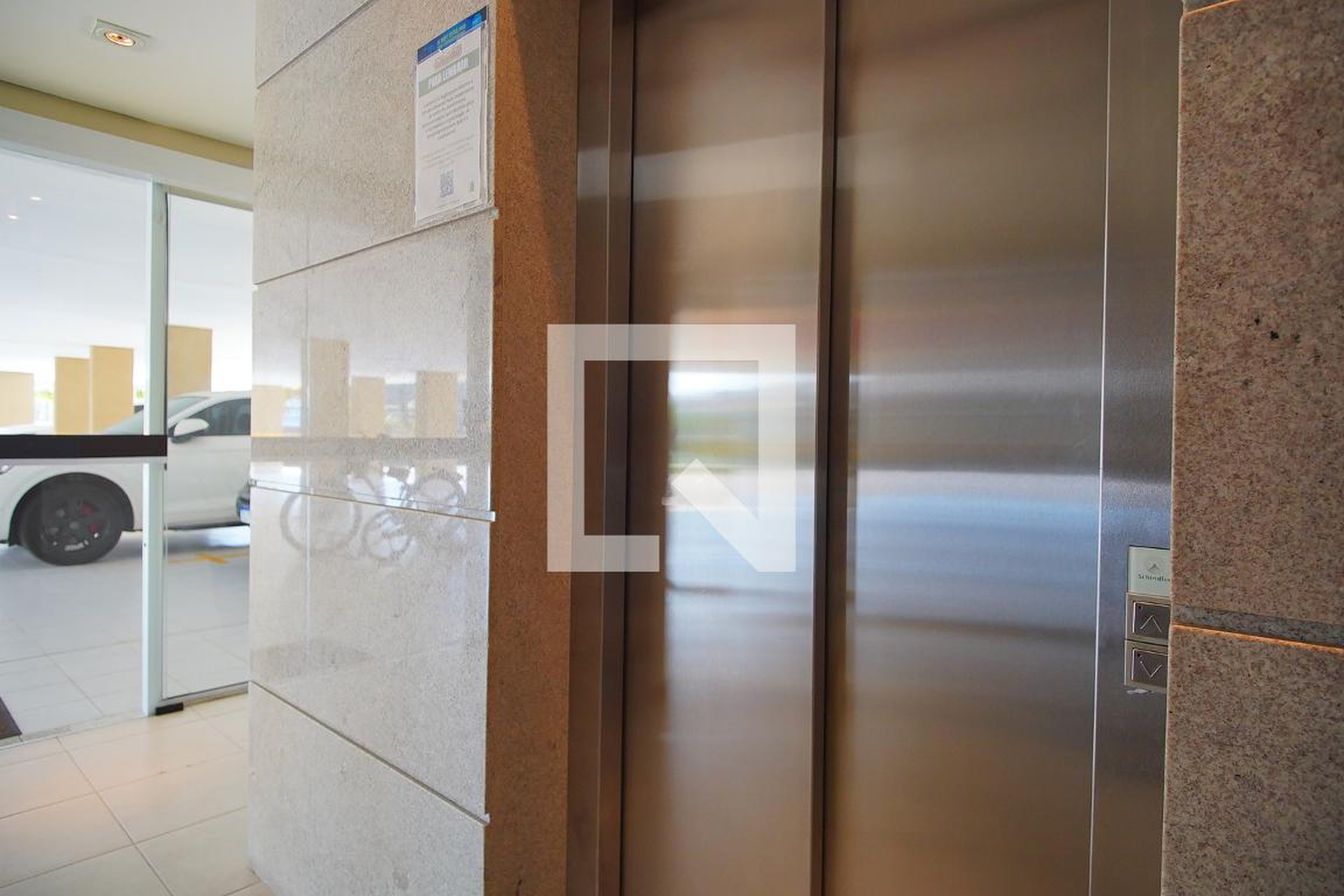 Elevador - Laz Rosas Village