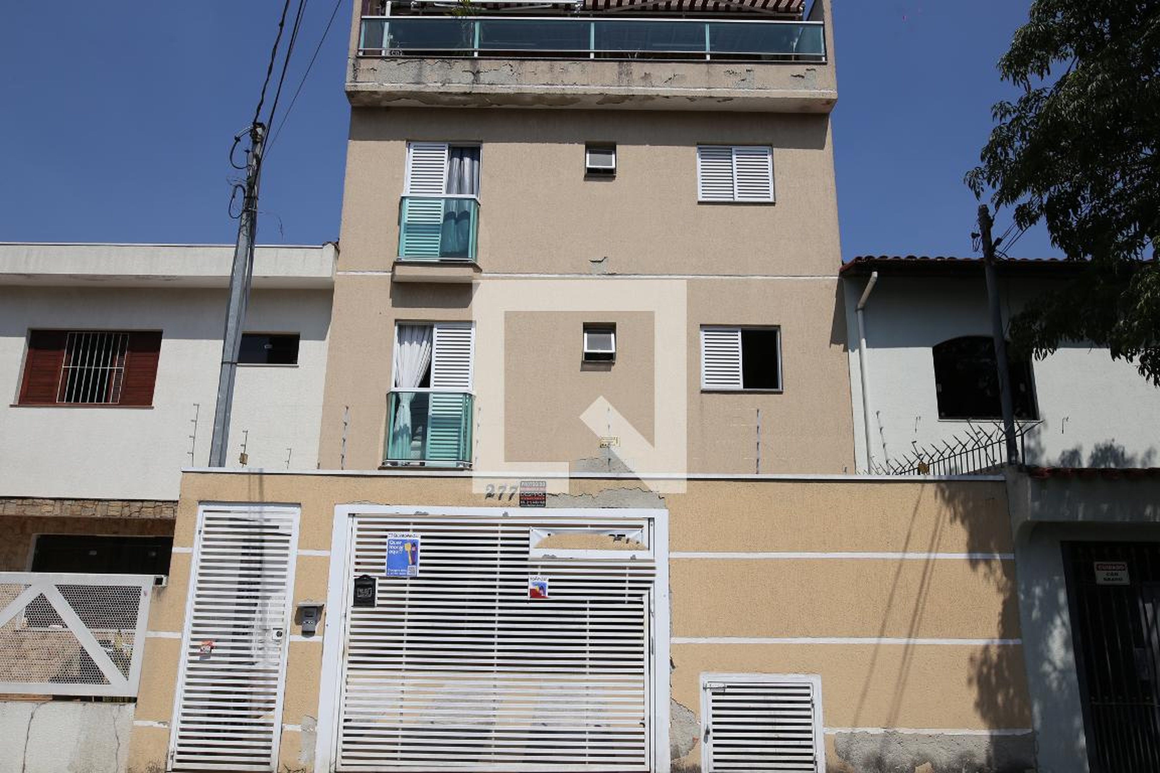Fachada Condomínio em Rua Álvaro Anes, 277
