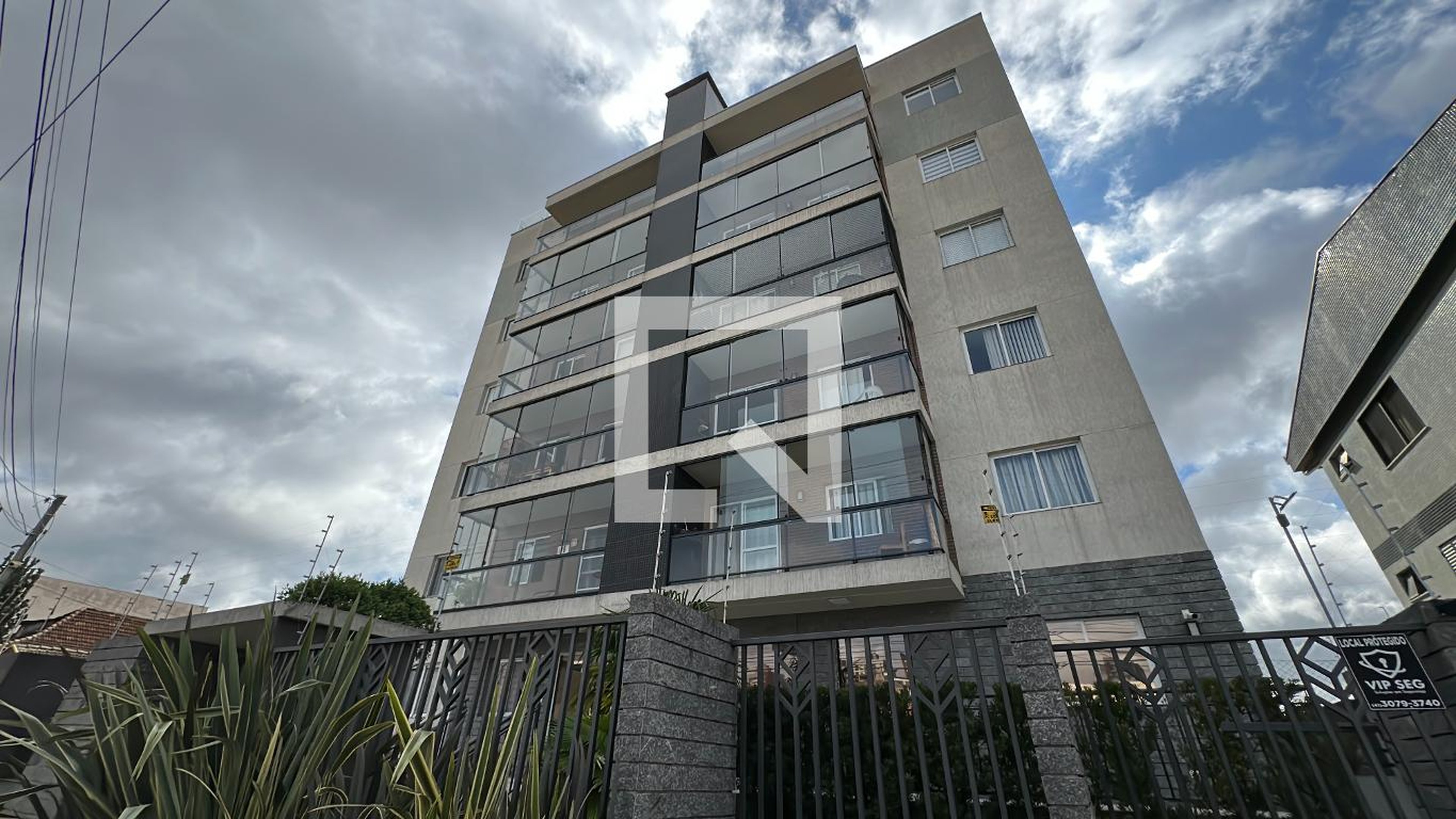 Fachada Condomínio em Rua Antônio Olívio Rodrigues, 210