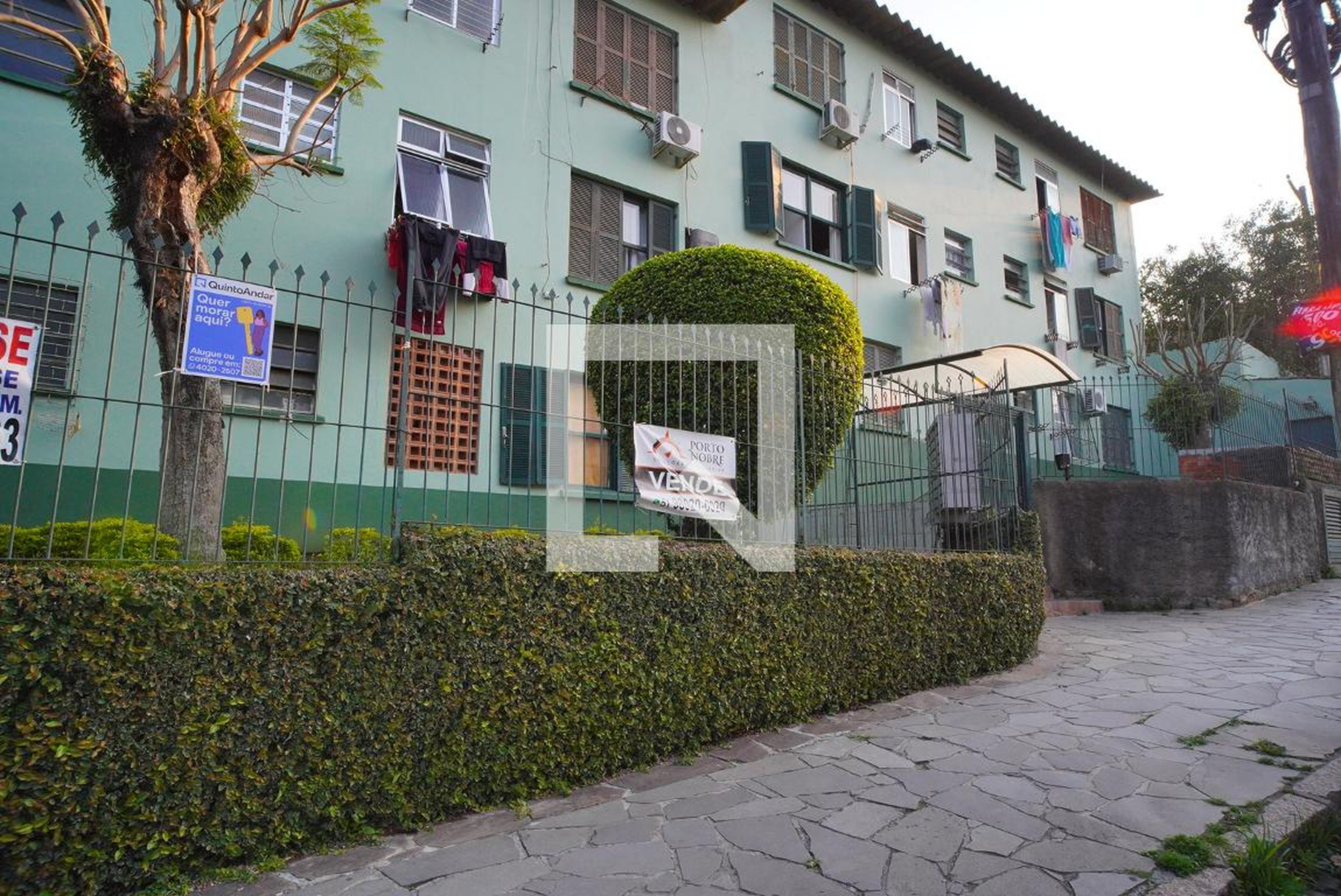 Fachada do Prédio Condomínio em Rua Luís César Leal, 55