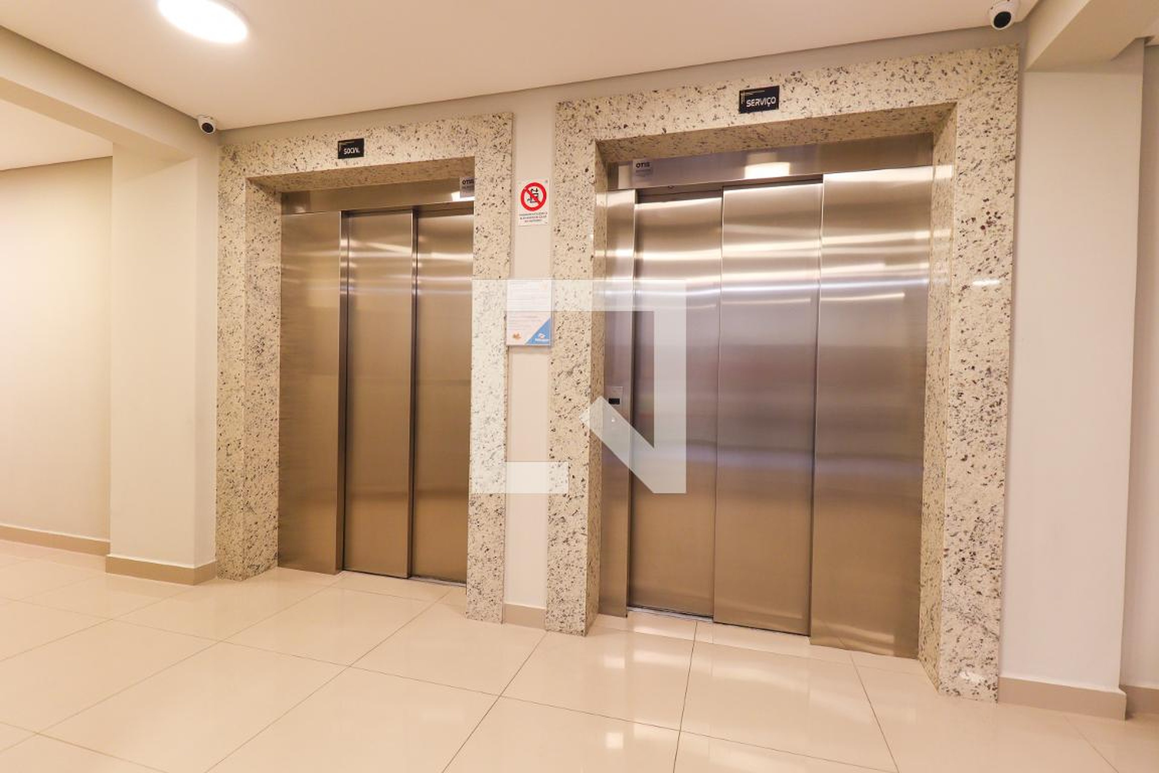 Hall - Iionstay La Tour Centro