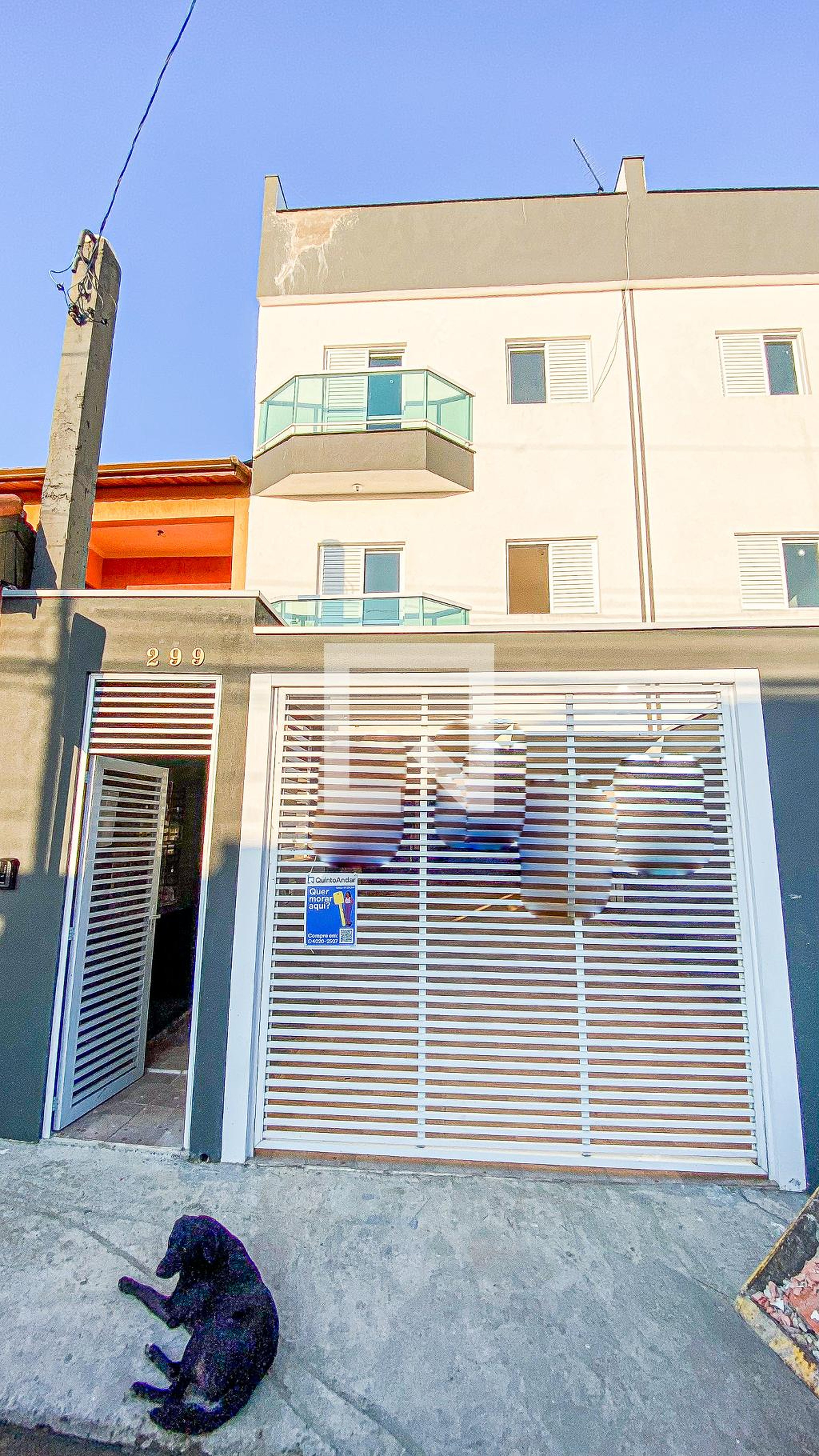 Fachada Condomínio em Rua Doutor Mayera, 299