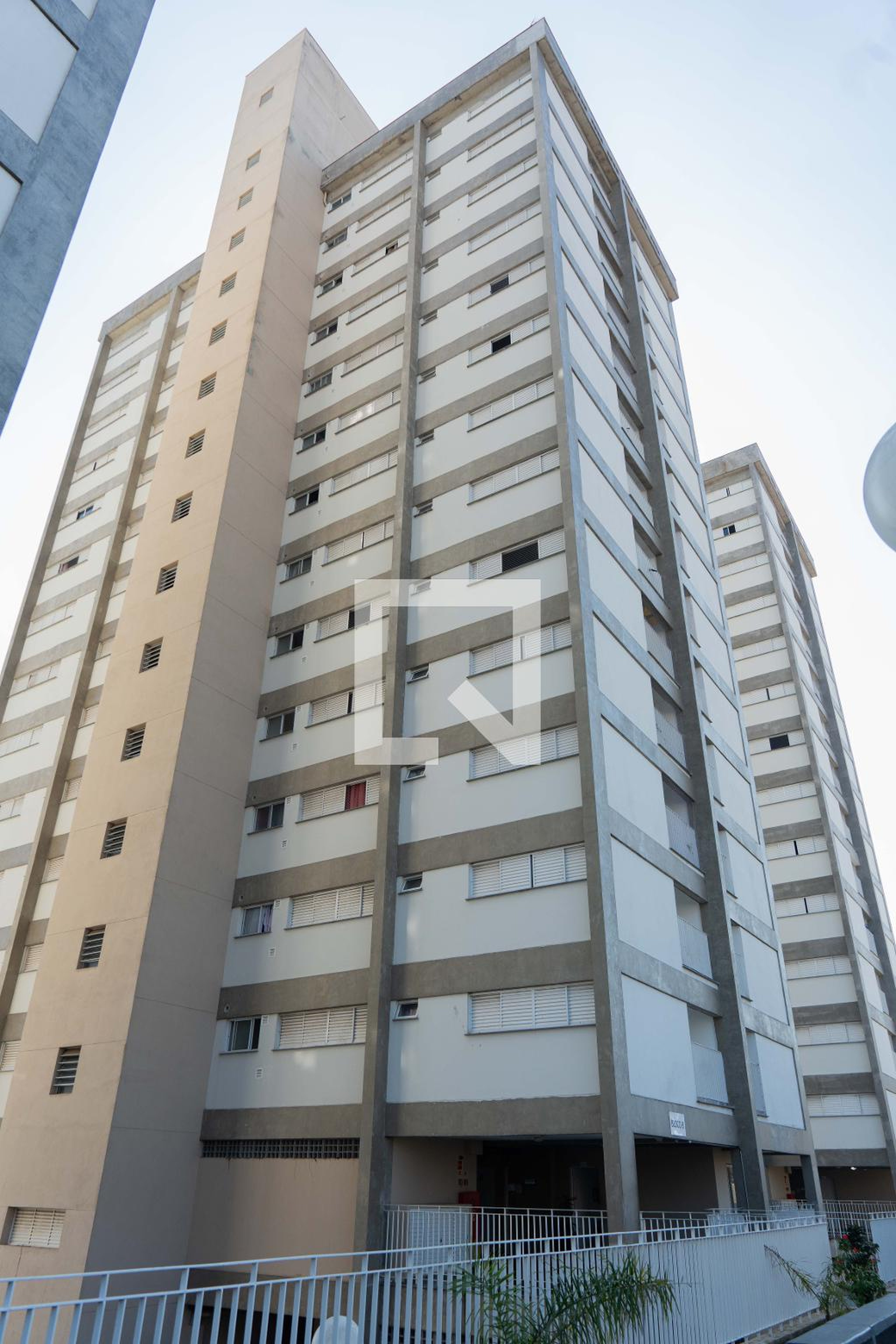 Fachada Condomínio em Rua Aluísio de Castro, 300