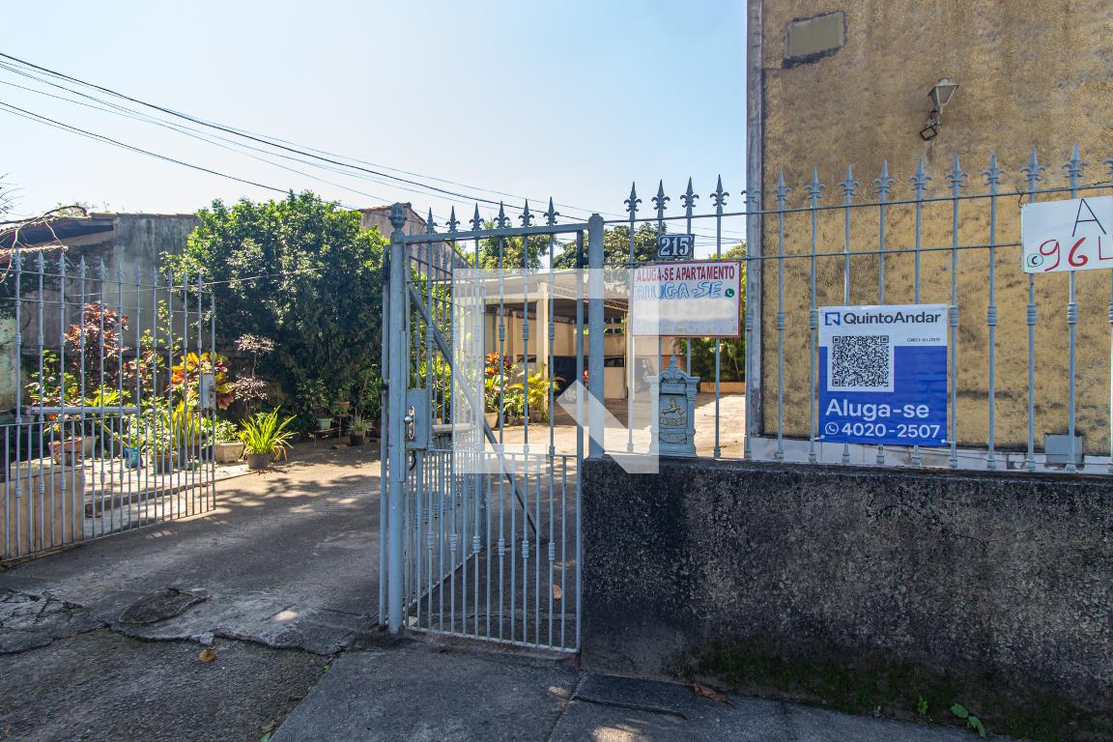 Fachada Condomínio em Rua da Flora, 215
