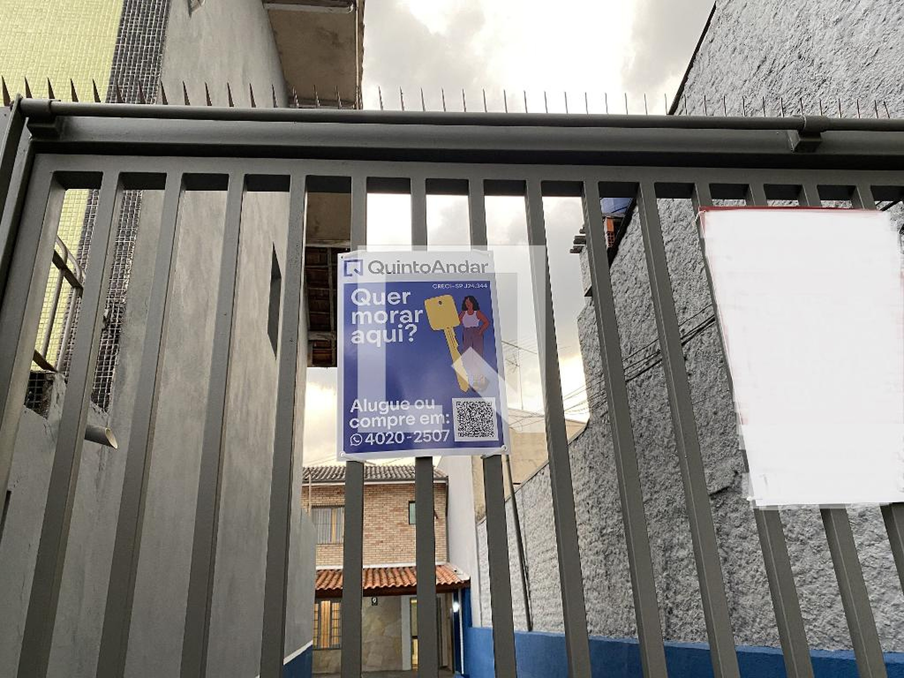 Fachada Condomínio em Rua Itagyba Santiago, 241