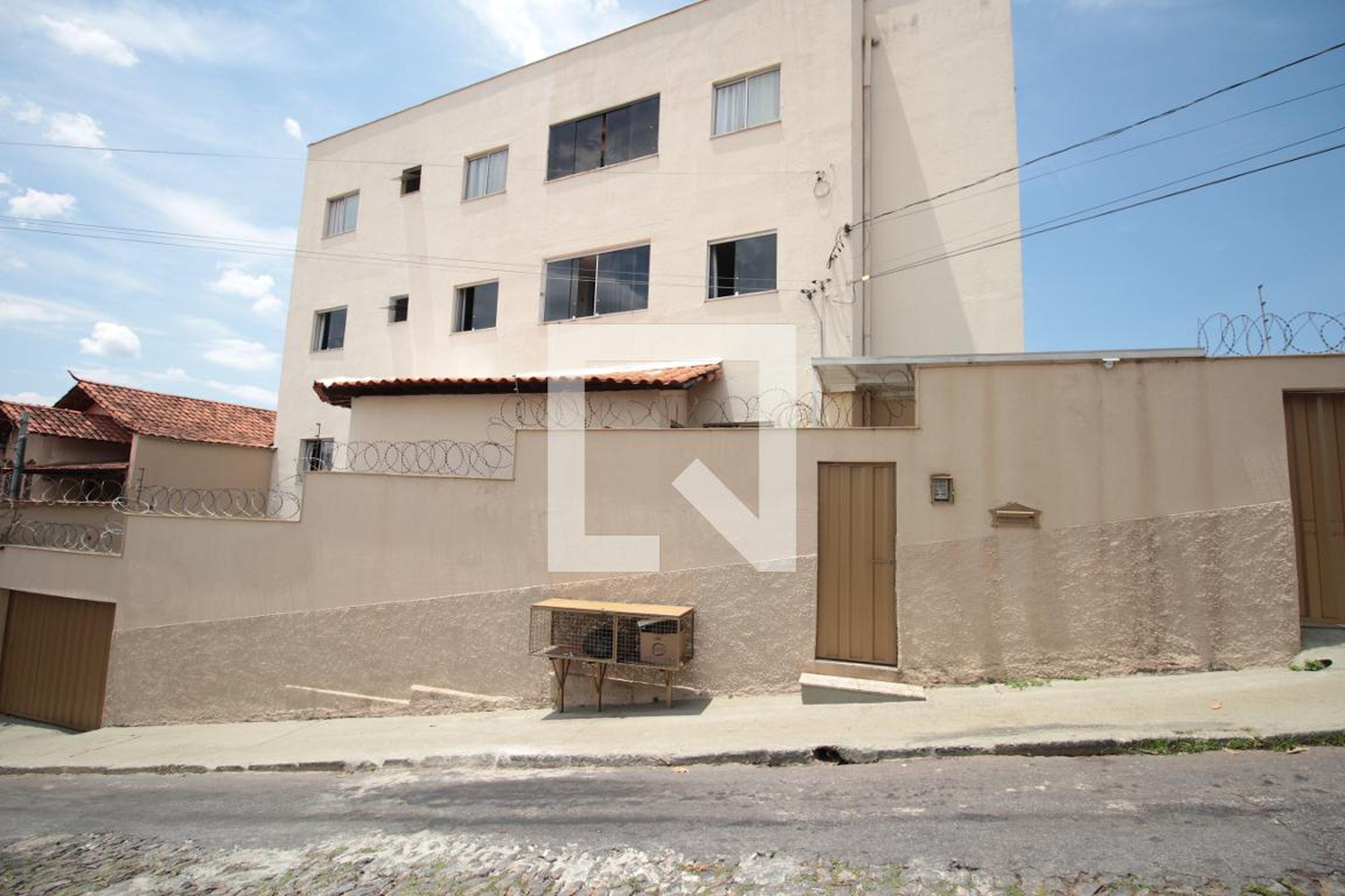 Fachada Condomínio em Rua Maestro Justino da Conceição, 43