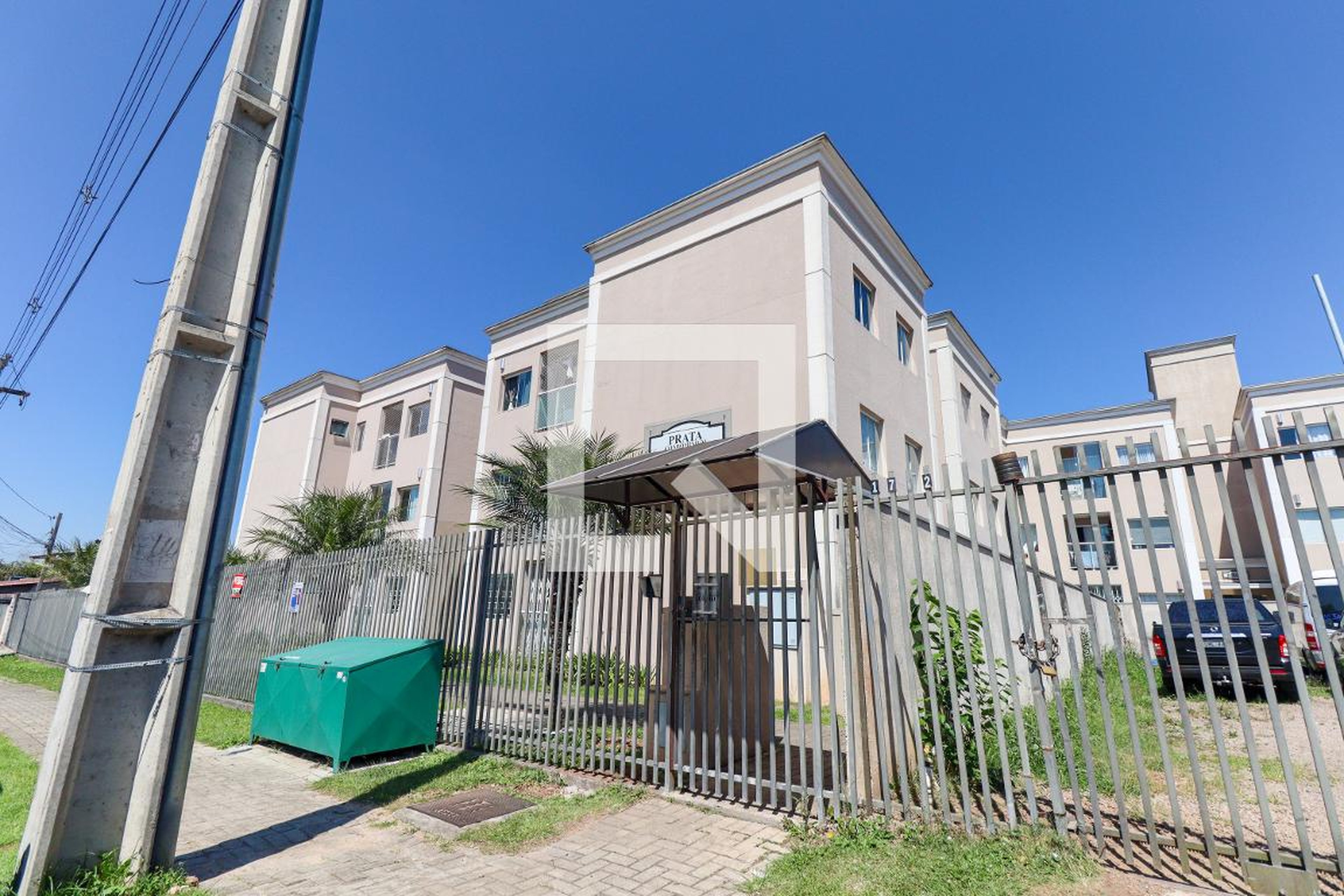Fachada do Condomínio Condomínio Prata