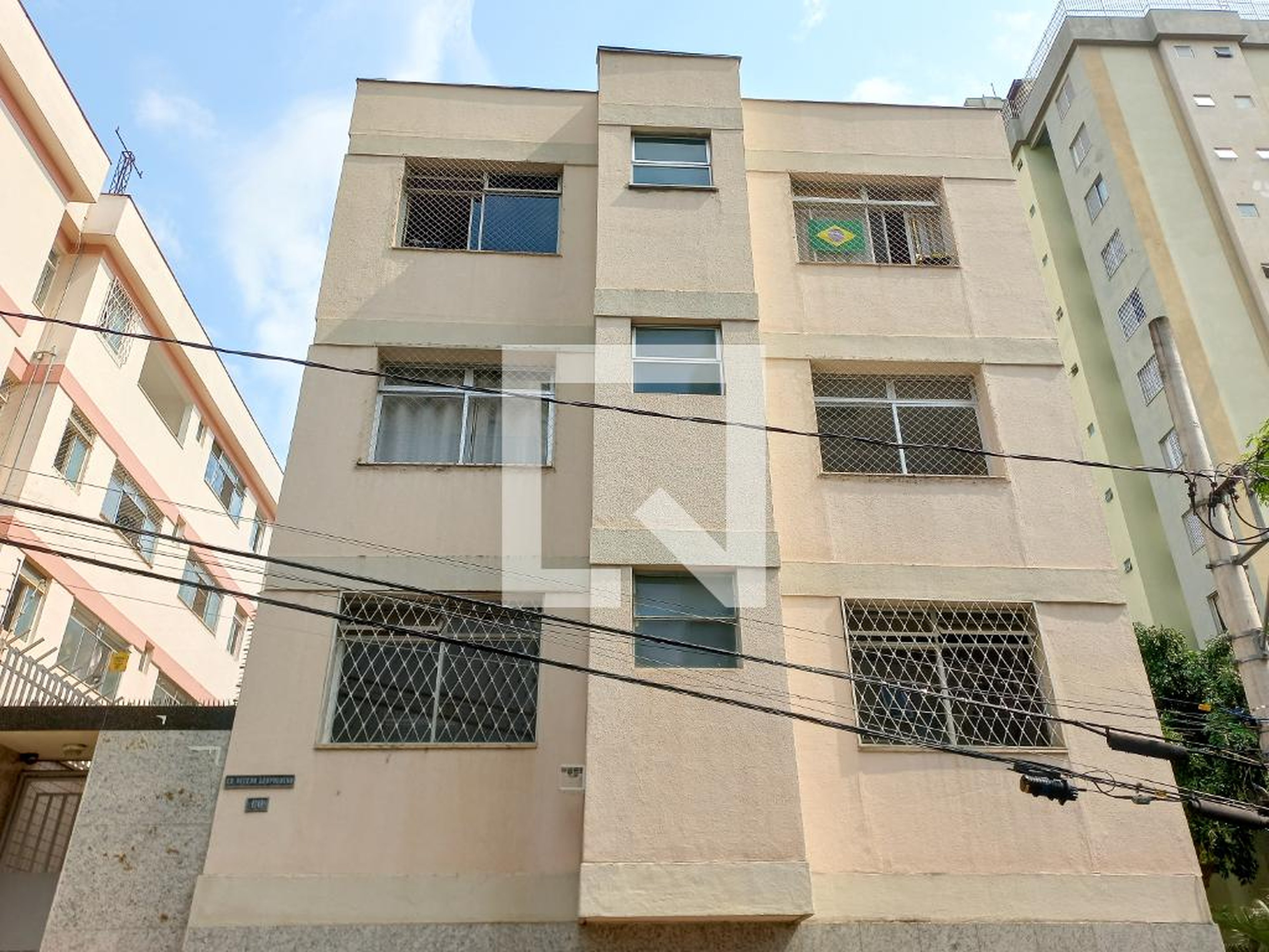 Fachada Condomínio em Rua Professor Aníbal de Matos, 60