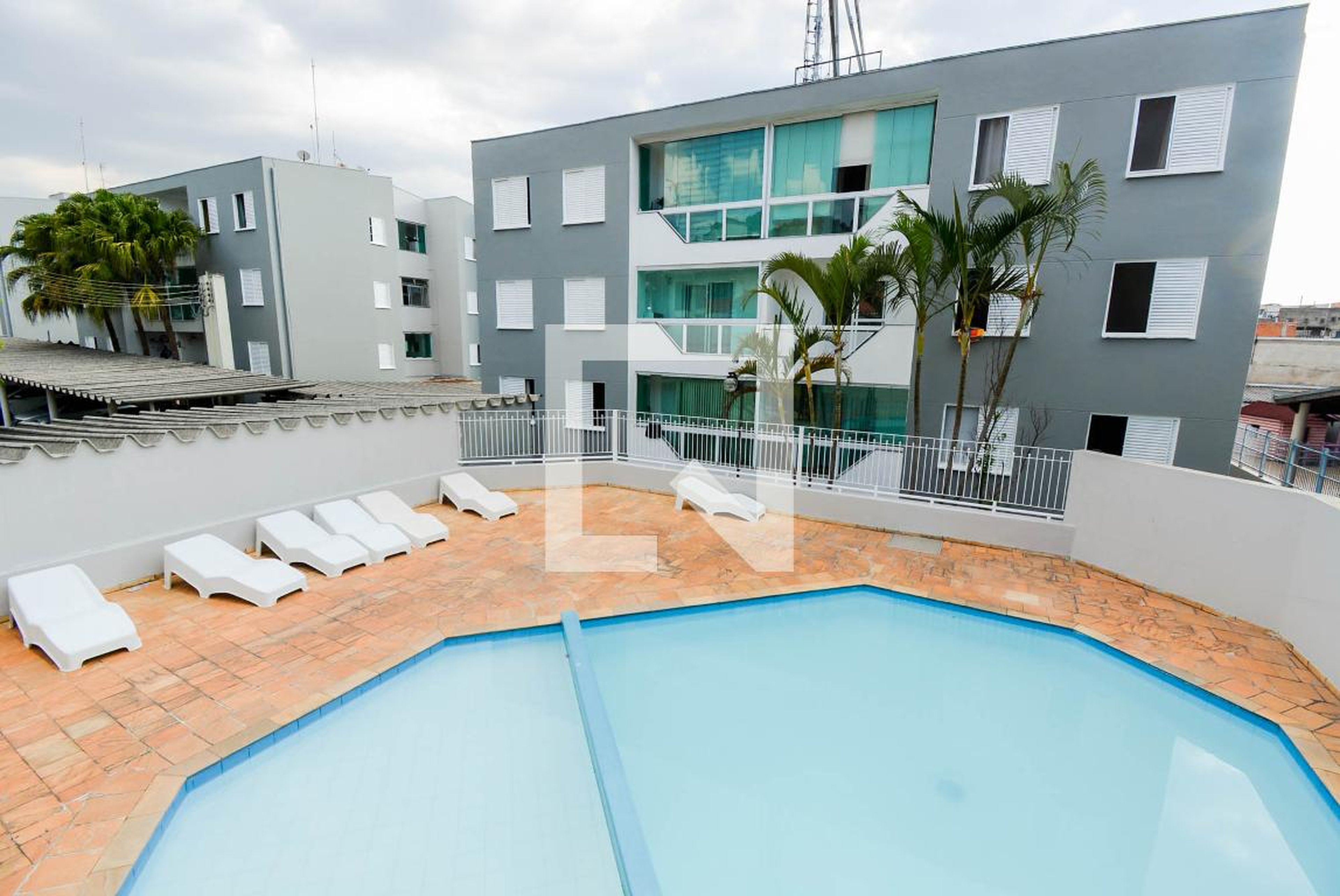 Piscina - Jardim das Flores