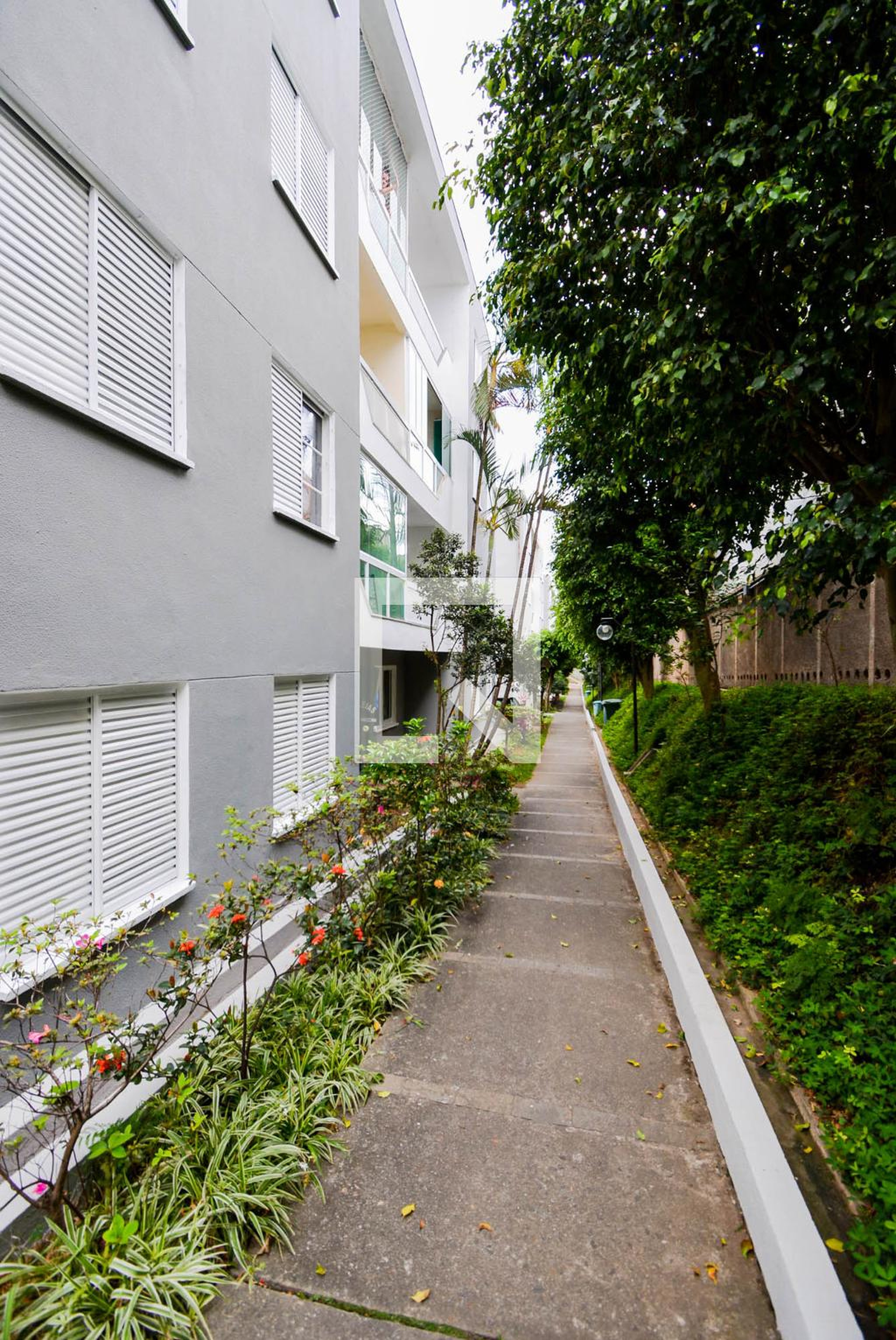 Área Externa - Jardim das Flores