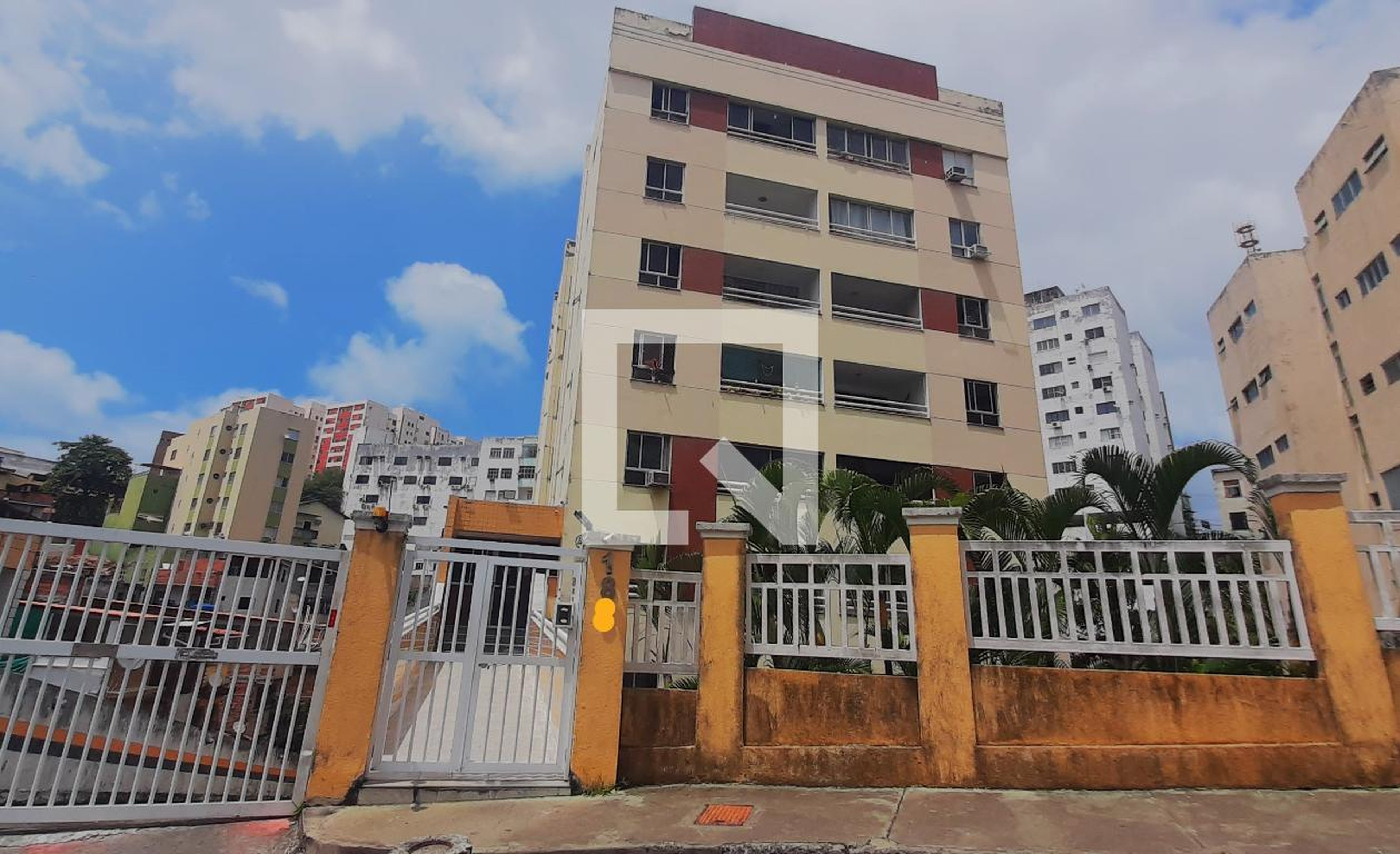 Fachada Condomínio em Rua Dom Jerônimo Tomé da Silva, 186