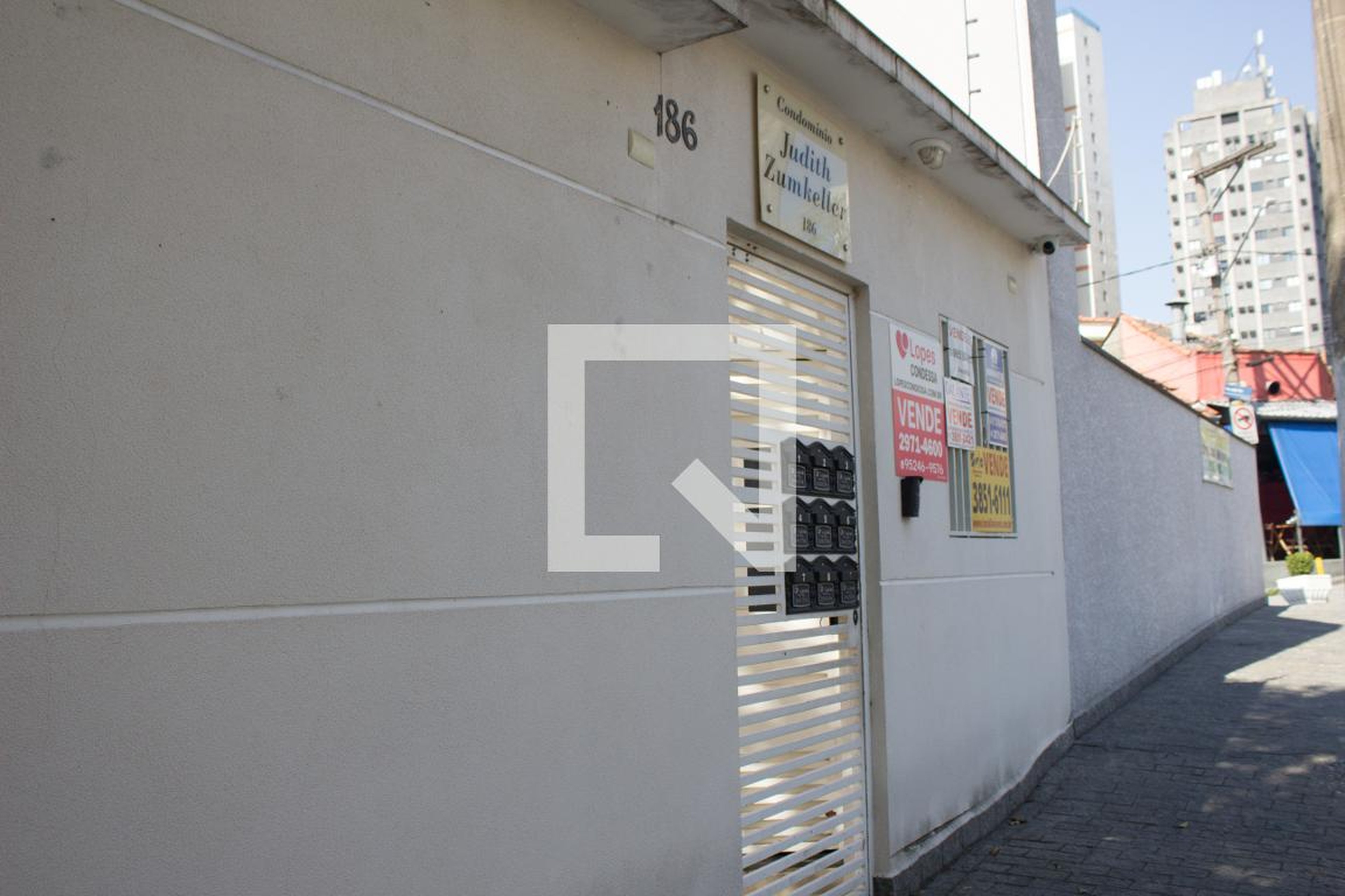 Fachada Condomínio em Rua Judith Zumkeller, 186